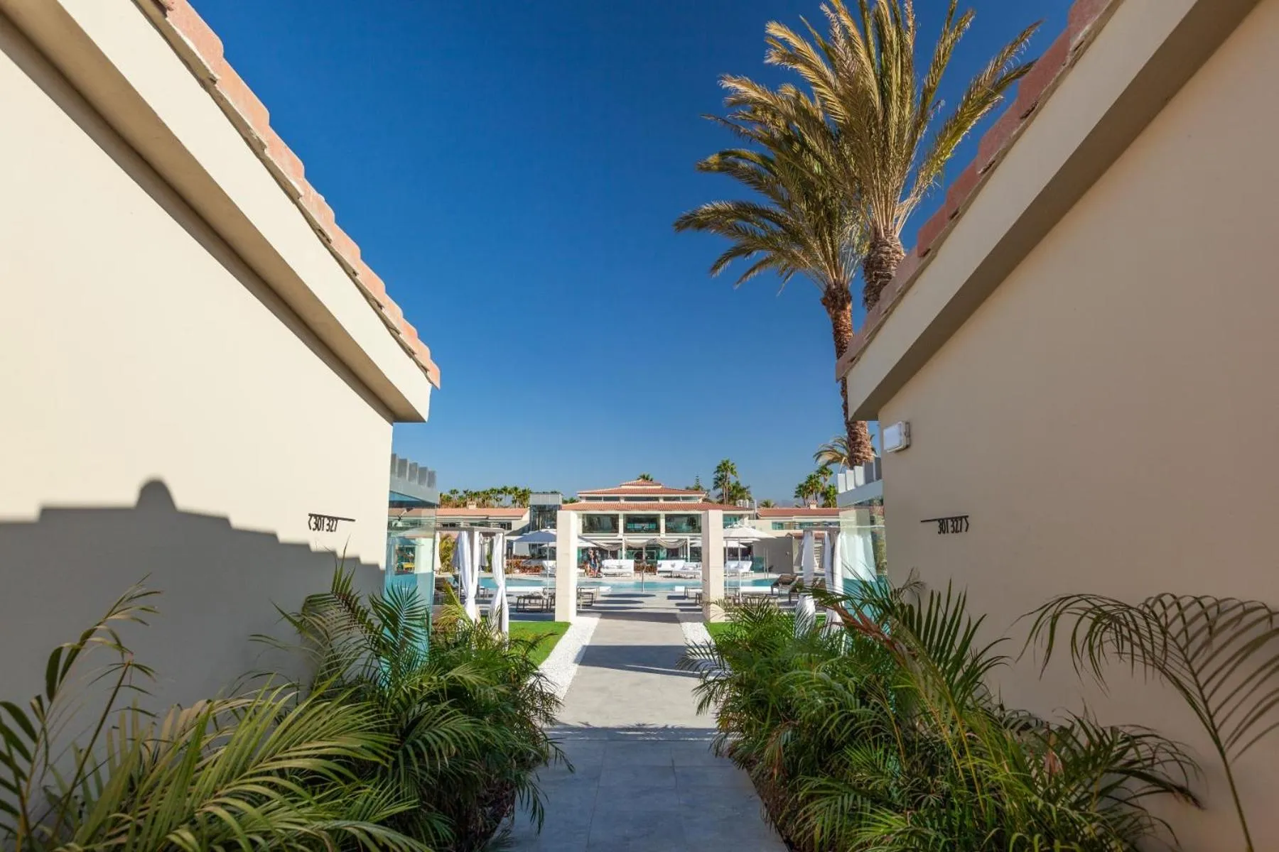 Garden in Kumara Serenoa By Lopesan Hotels