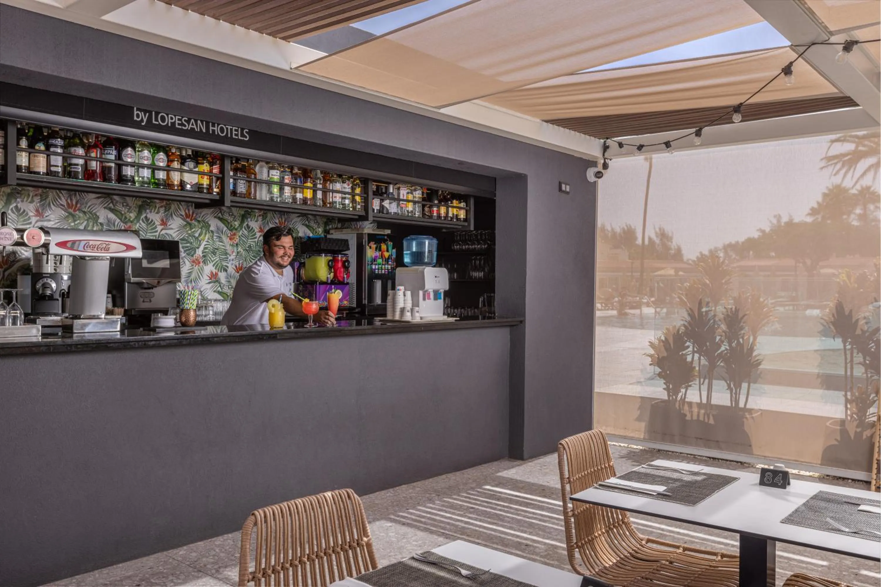 Lounge or bar in Kumara Serenoa By Lopesan Hotels