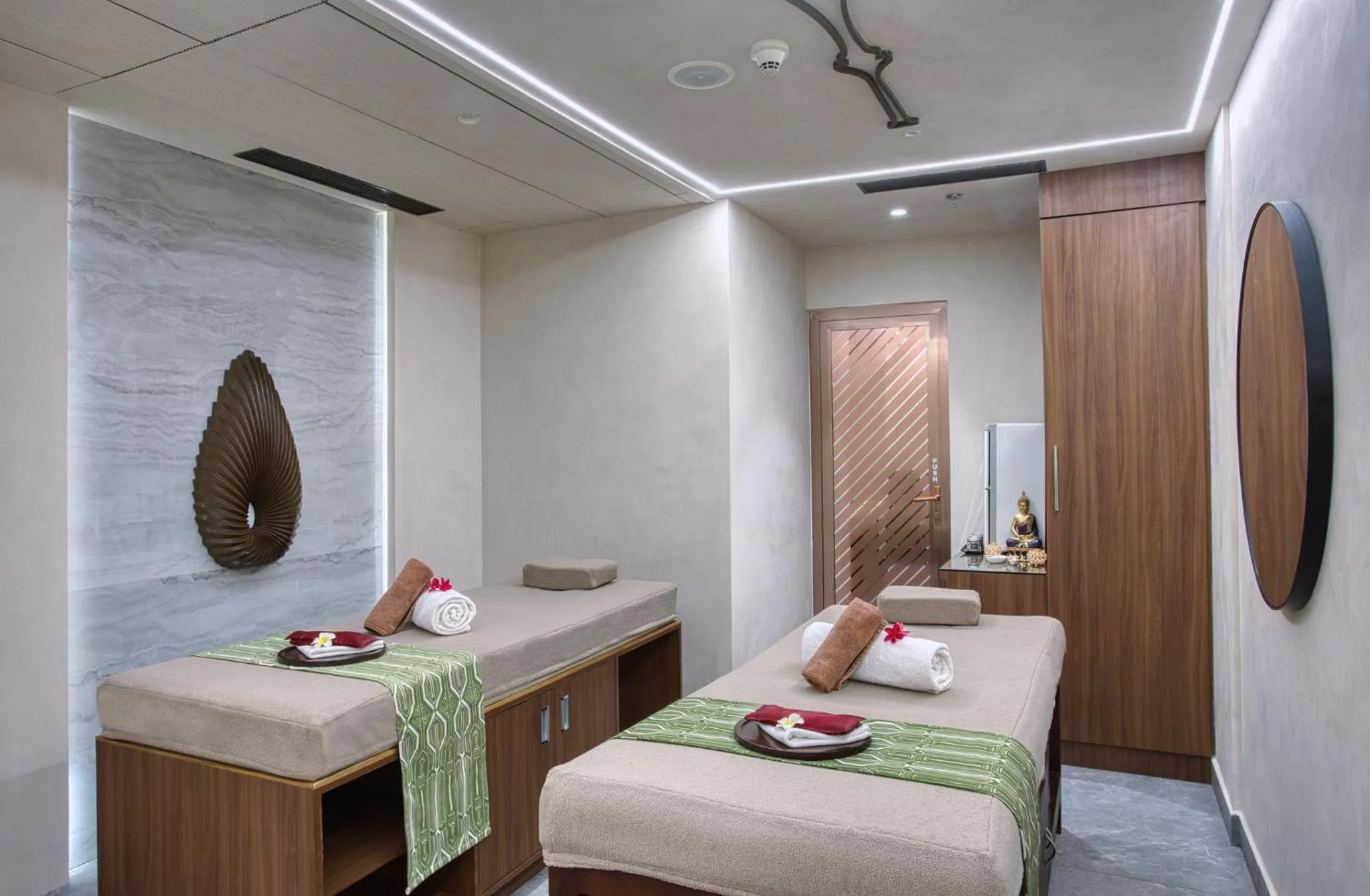 Spa and wellness centre/facilities, Bed in Holiday Inn Cochin by IHG