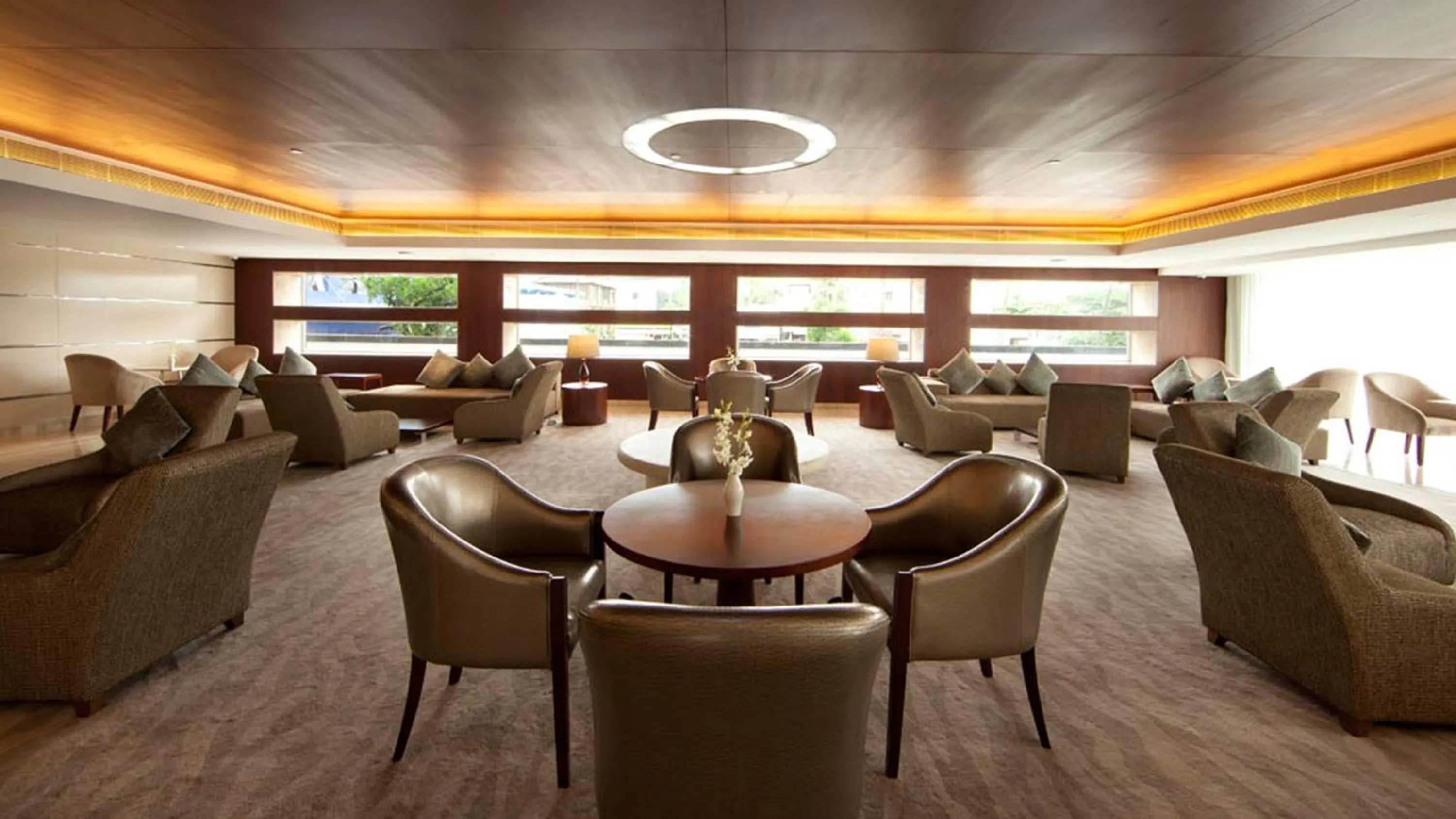 Restaurant/places to eat in Holiday Inn Cochin by IHG