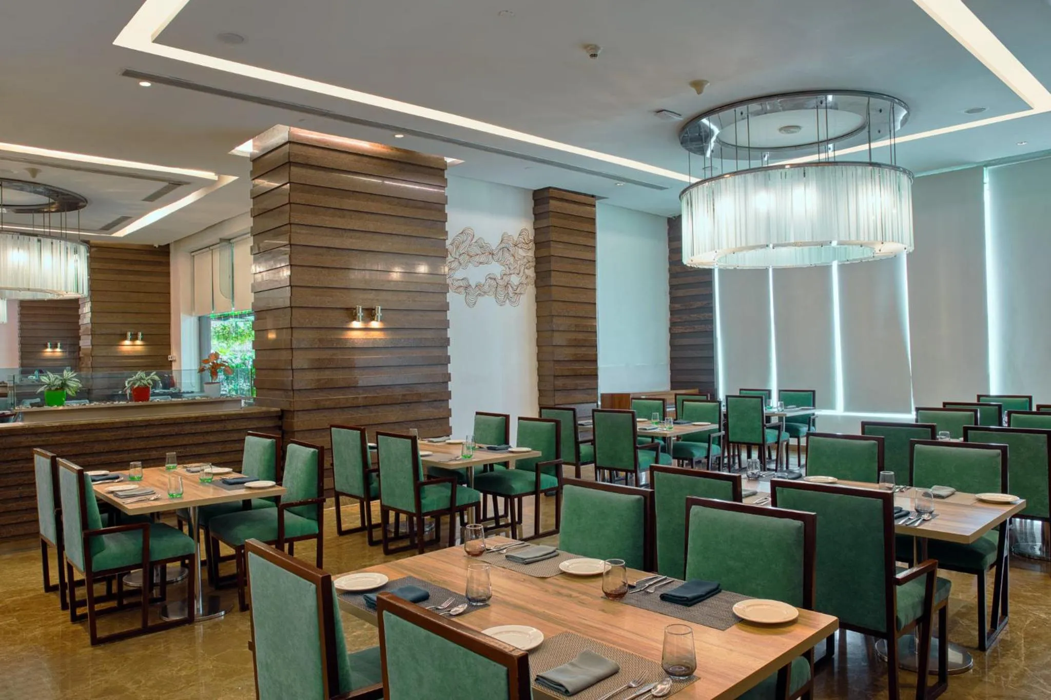 Restaurant/places to eat in Holiday Inn Cochin by IHG
