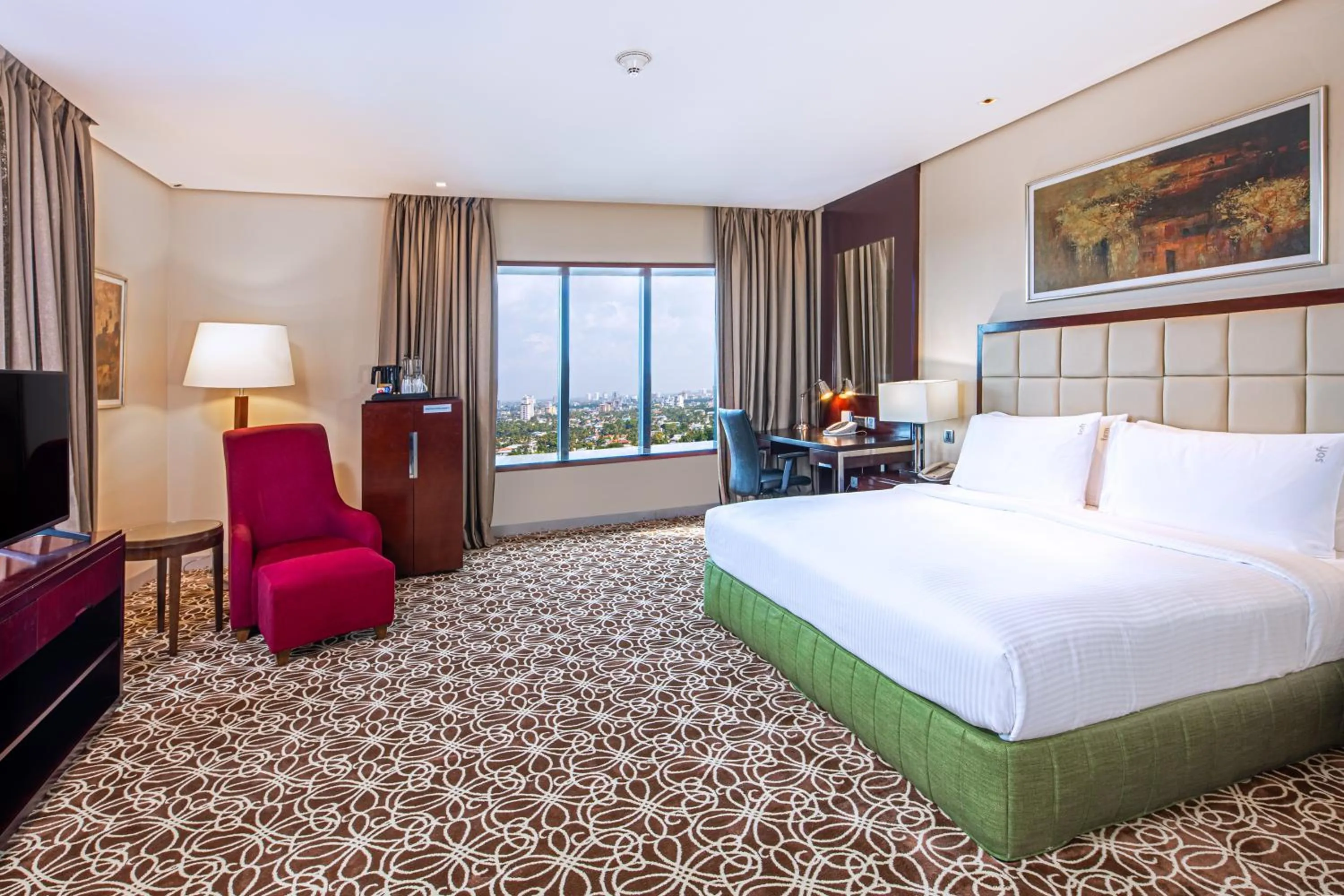 Bed in Holiday Inn Cochin by IHG