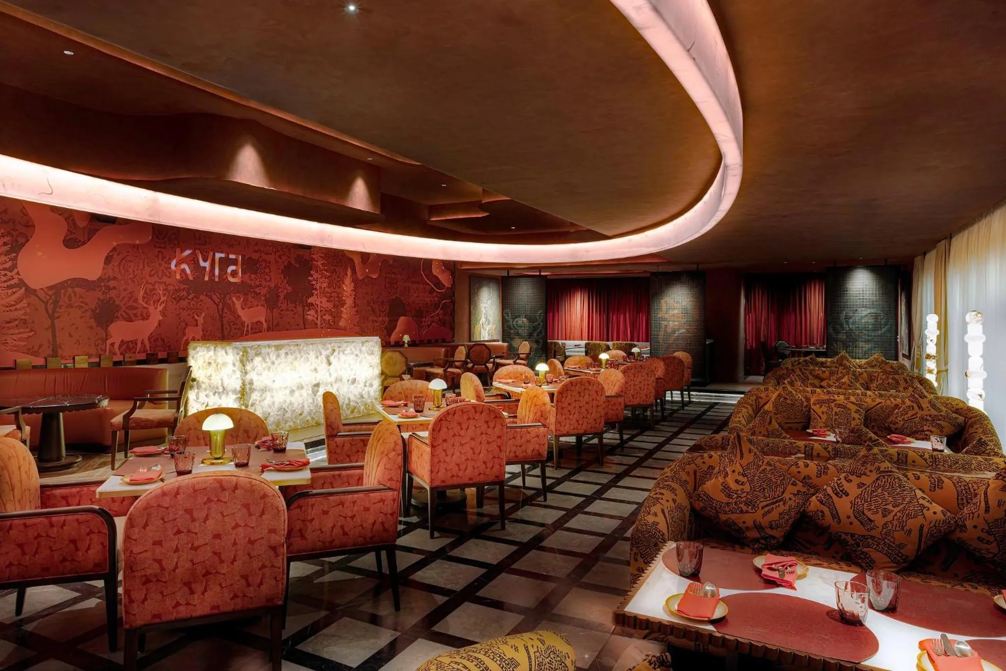 Restaurant/places to eat in Holiday Inn Cochin by IHG