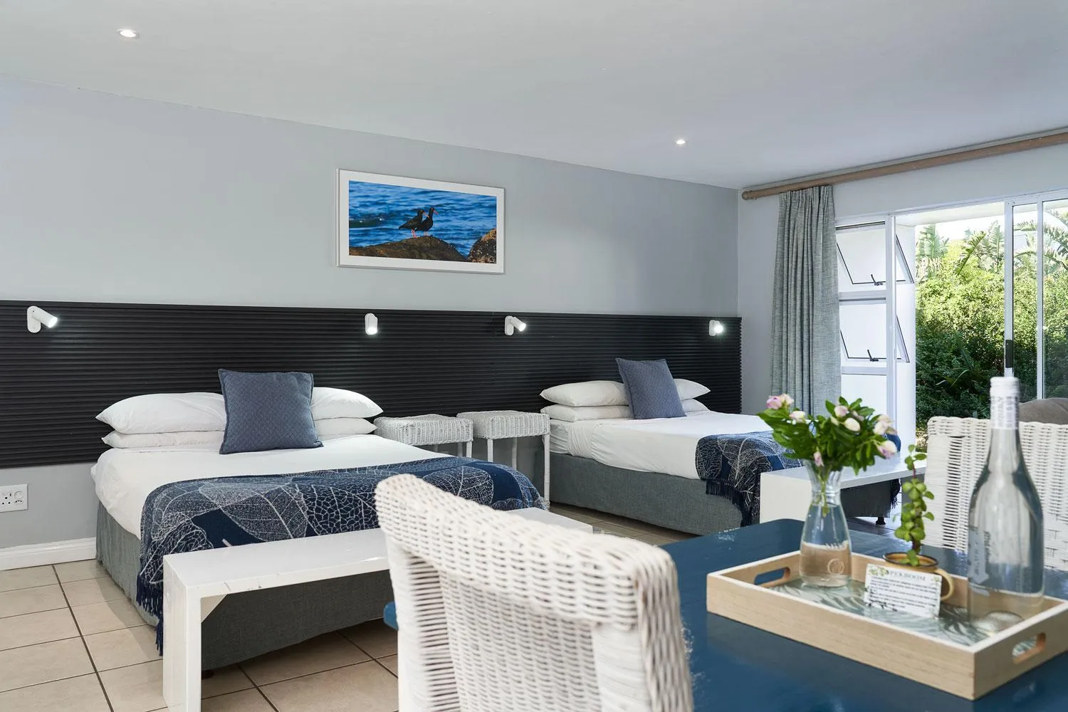 Living room, Bed in Cape St Francis Resort