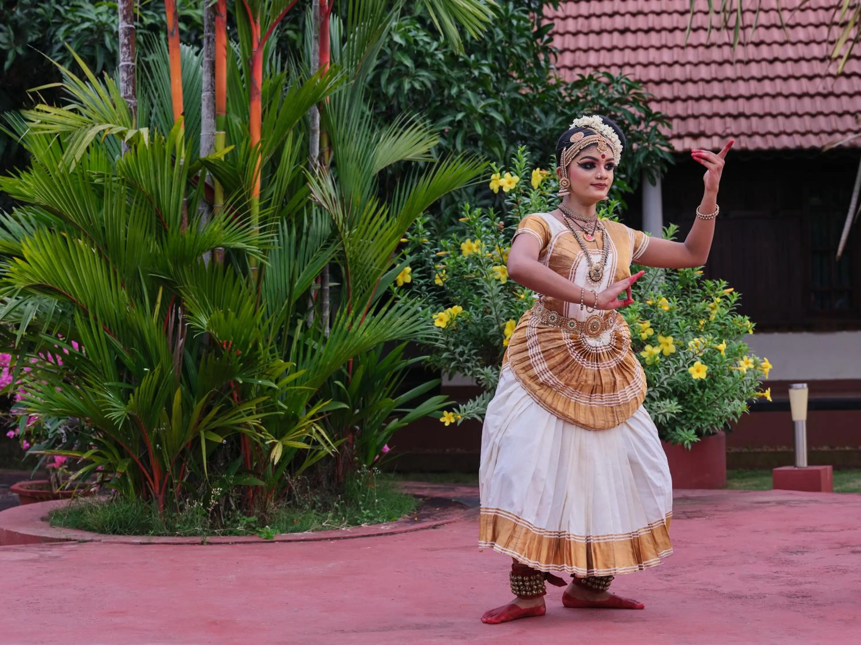 Sterling Lake Palace Alleppey