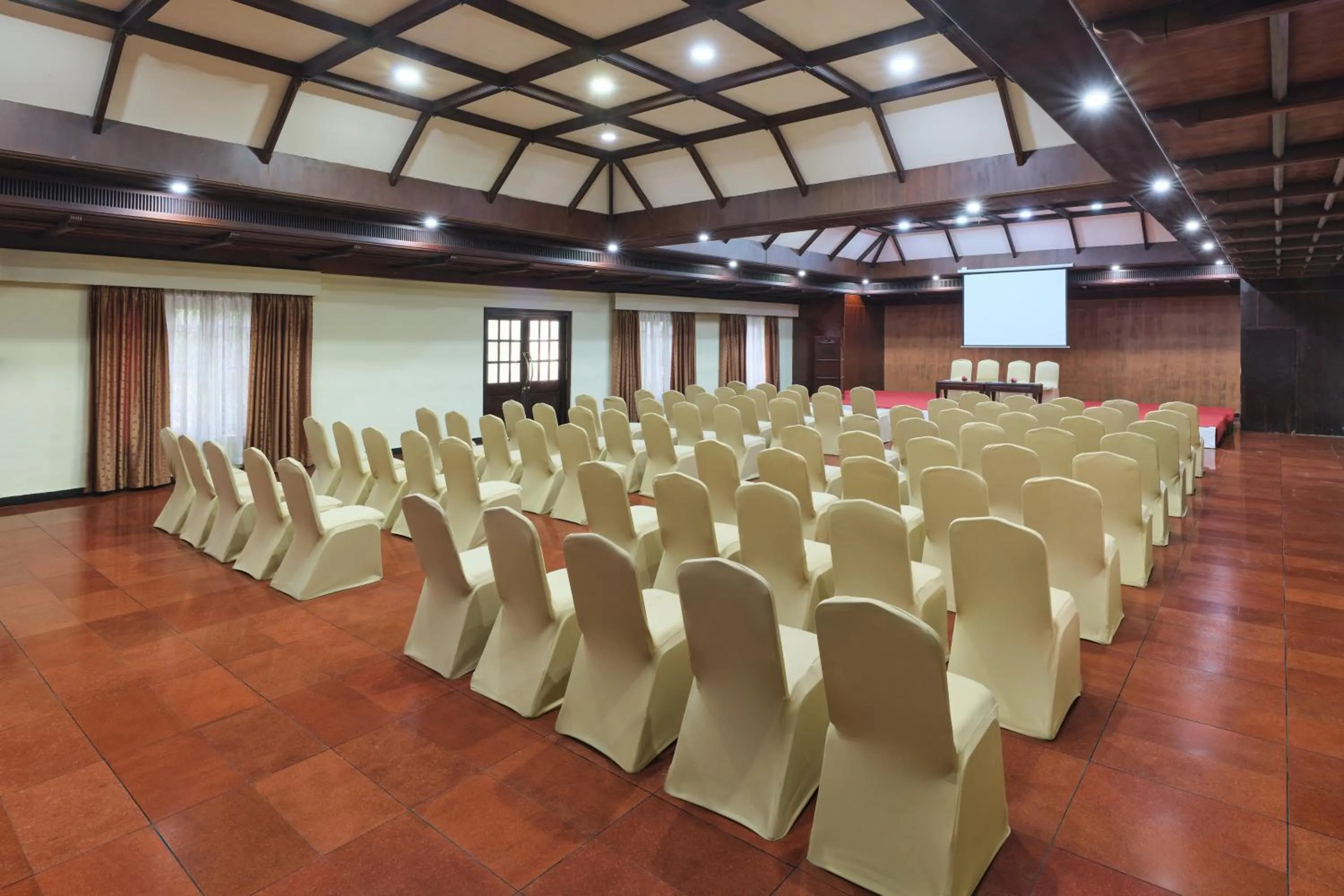 Sterling Lake Palace Alleppey