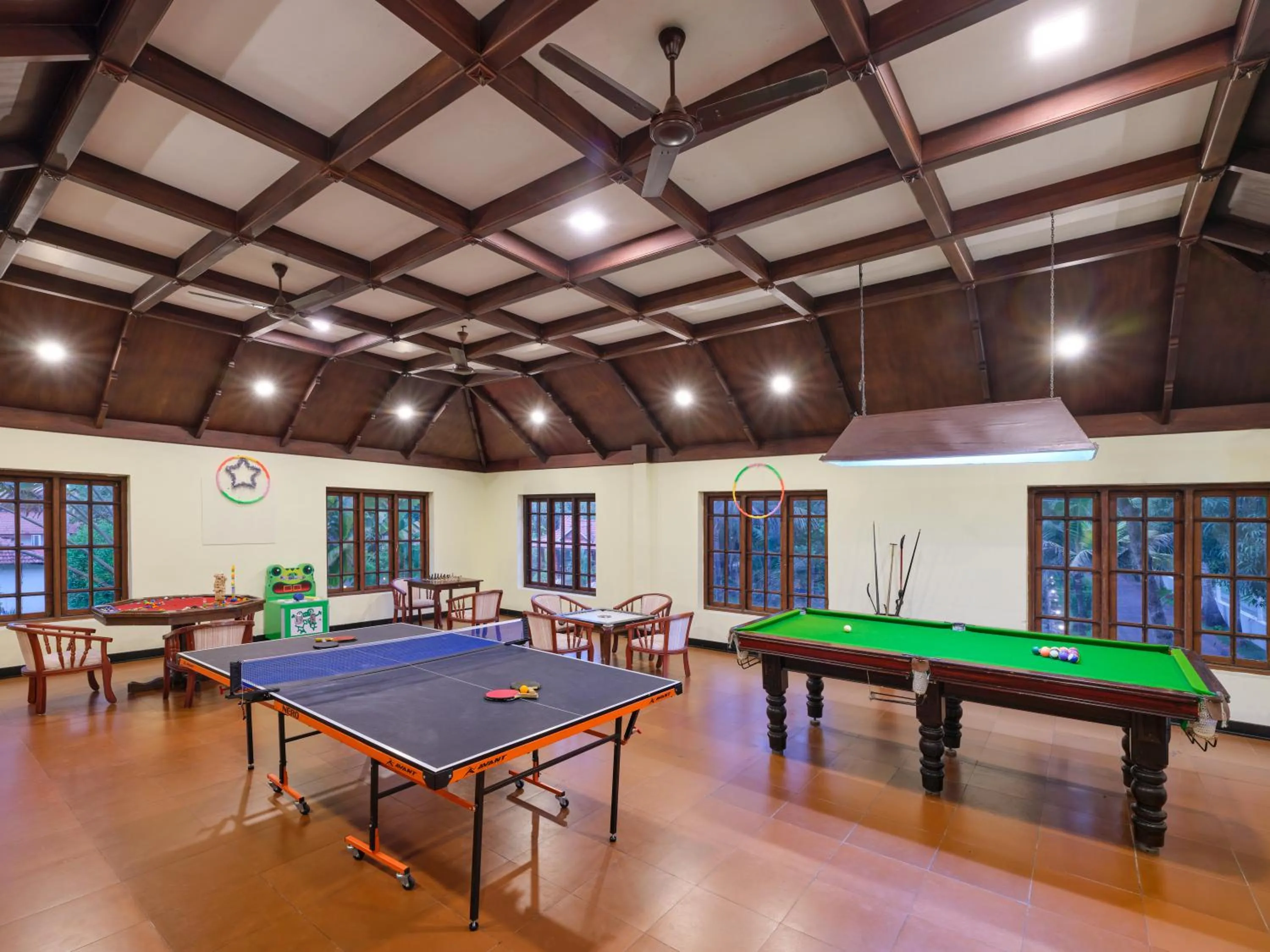 Sterling Lake Palace Alleppey