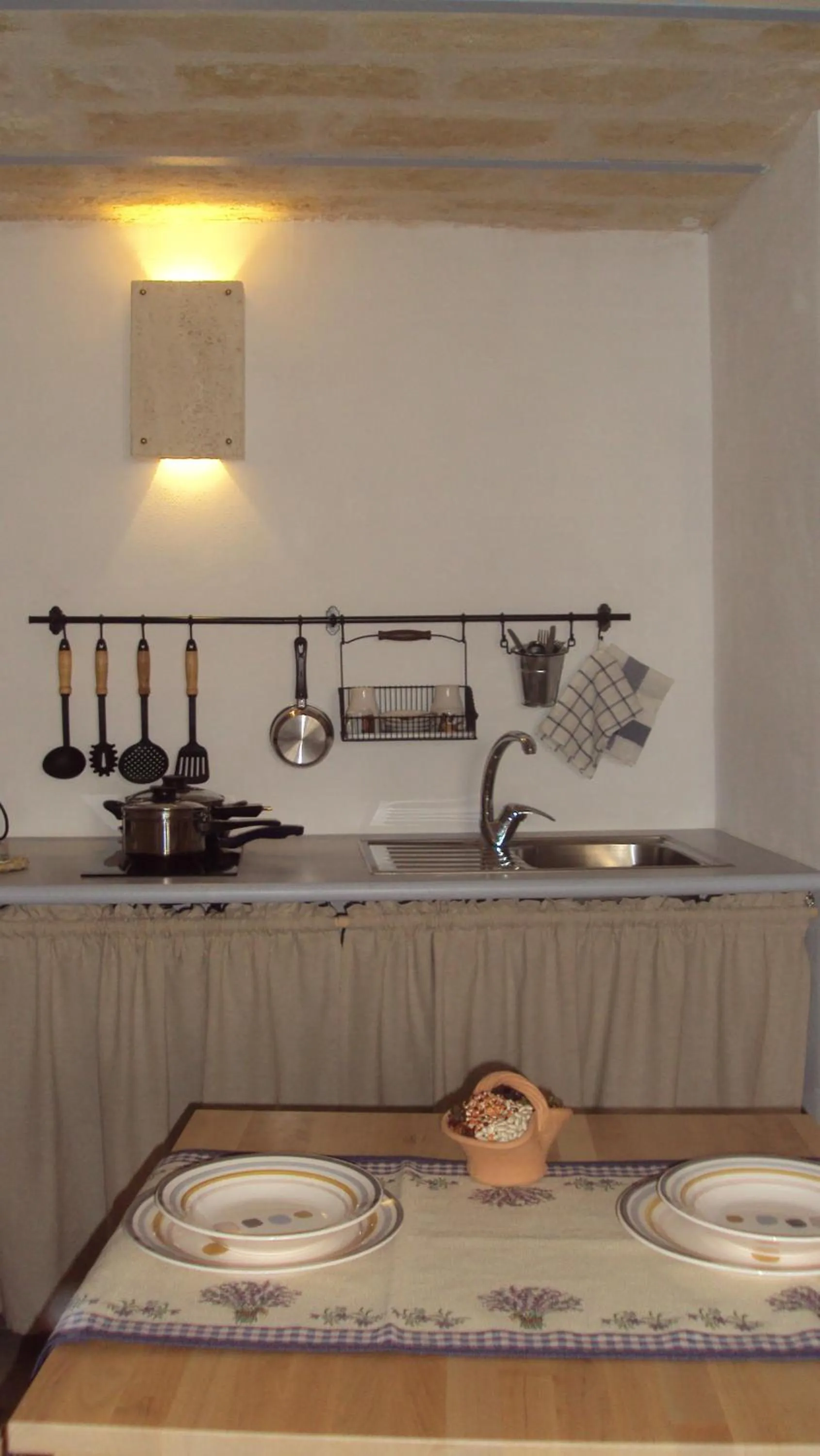 Kitchen or kitchenette, Bed in Bed & Breakfast Casa Lopez