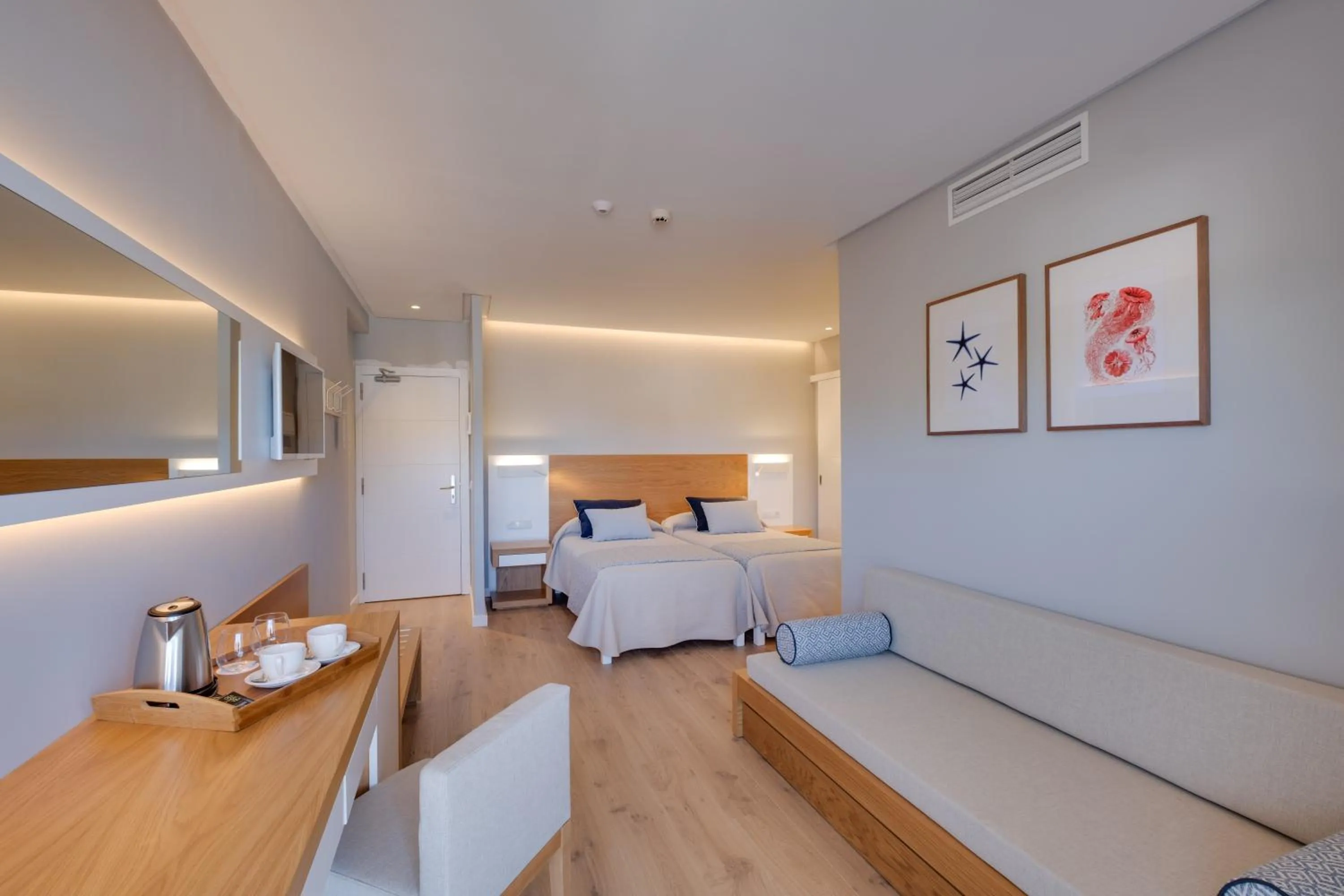 Bedroom, Bed in Hotel Eden Soller