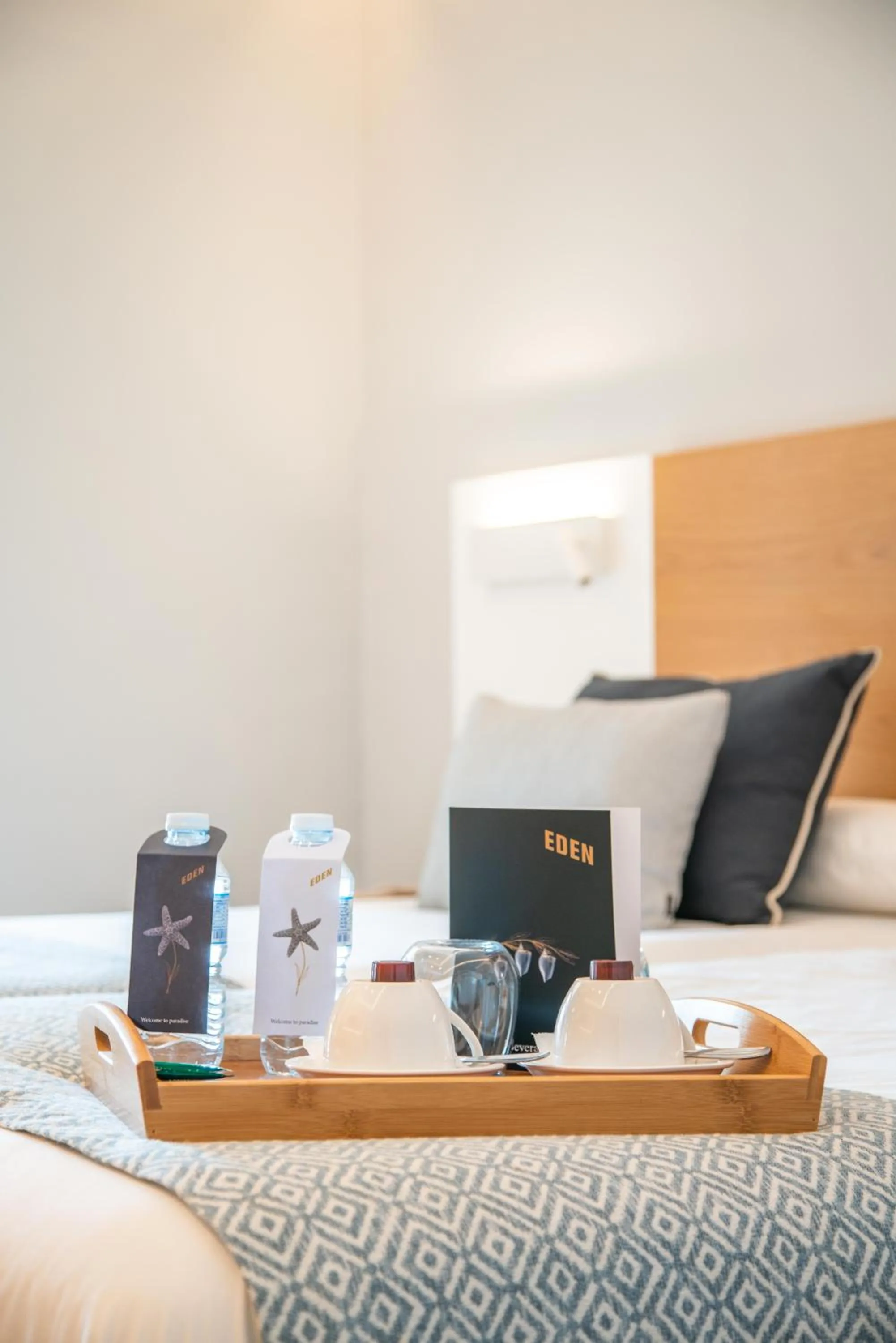 Coffee/tea facilities, Bed in Hotel Eden Soller