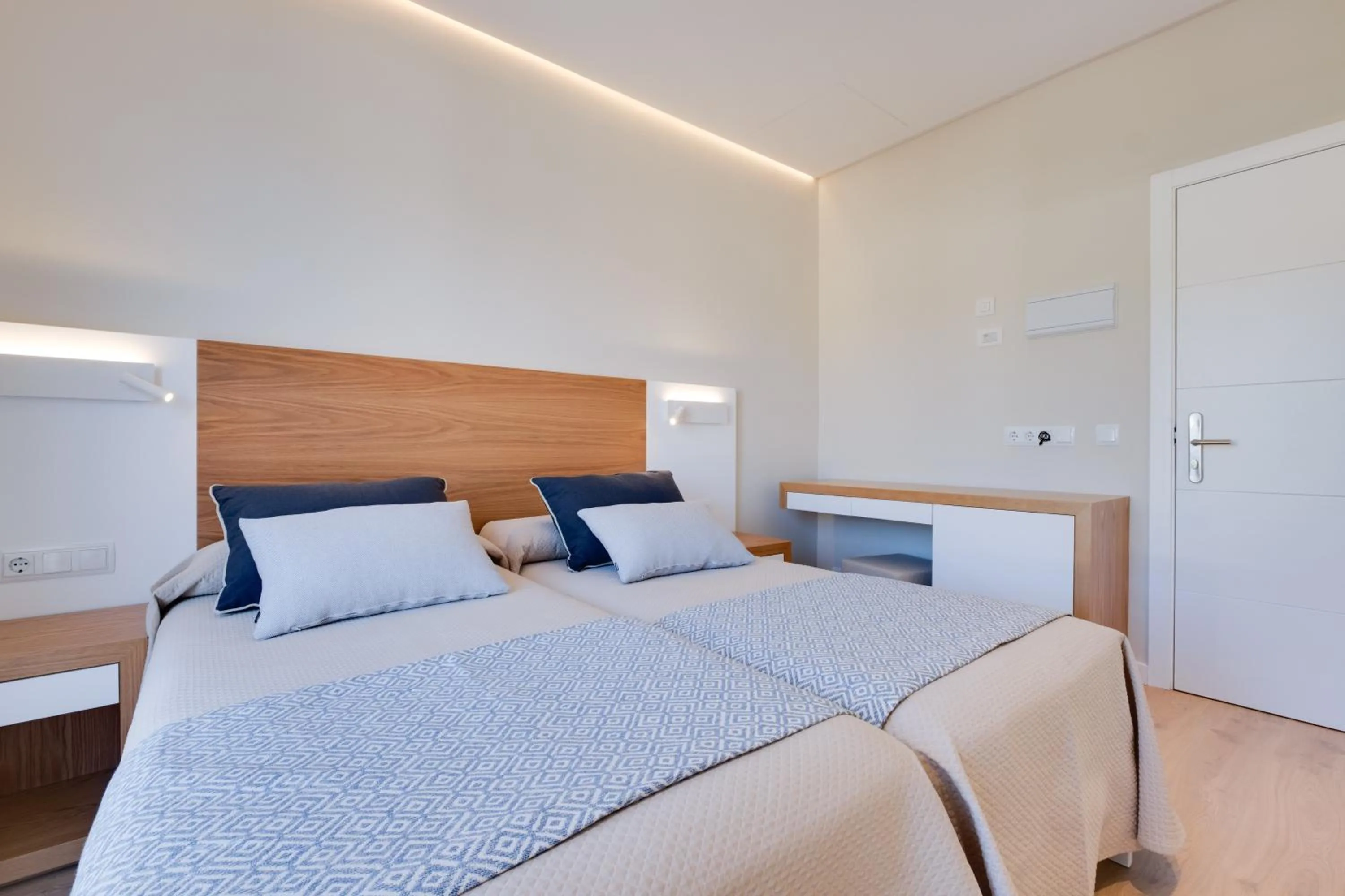 Bedroom, Bed in Hotel Eden Soller