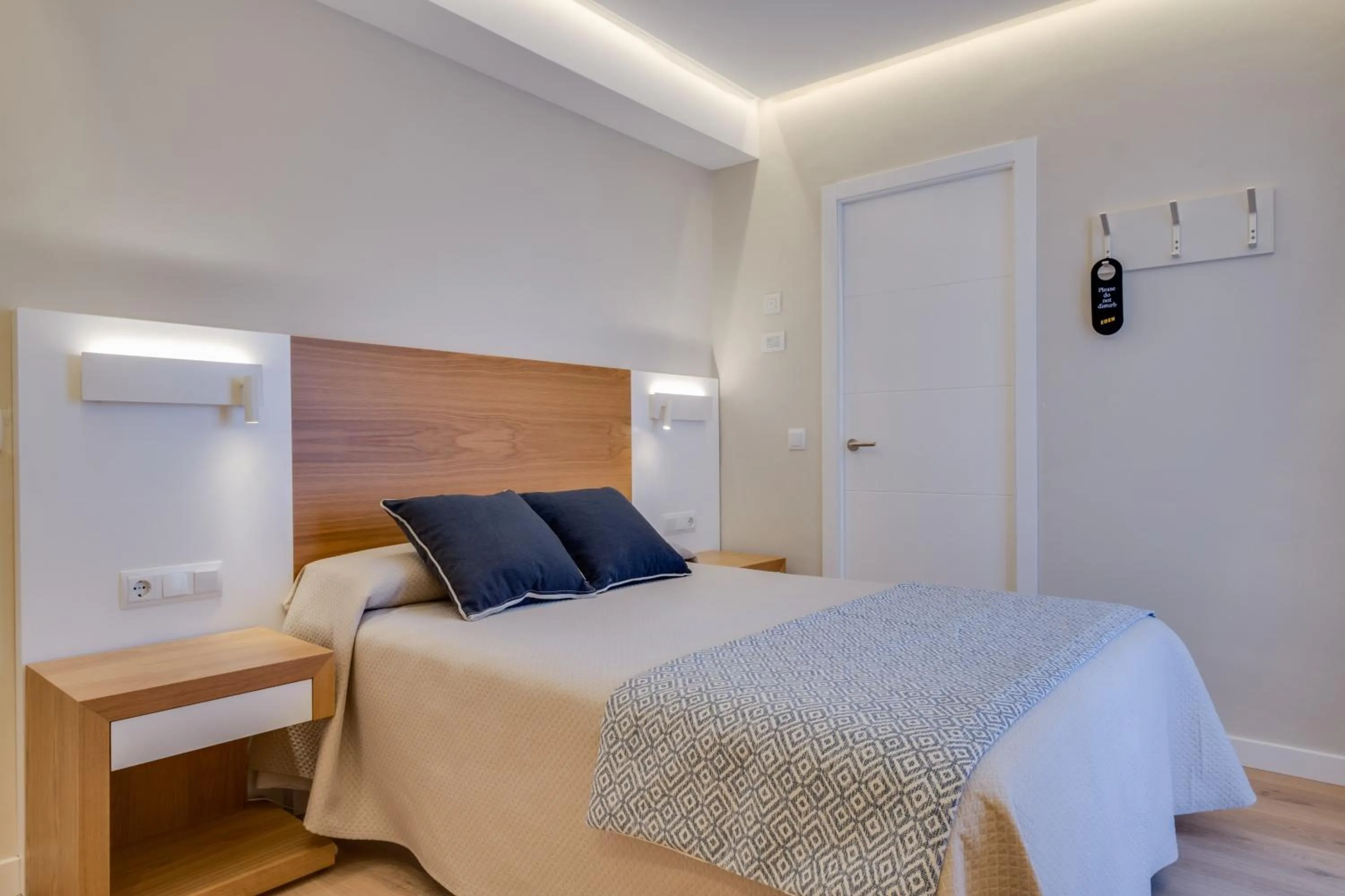 Bedroom, Bed in Hotel Eden Soller