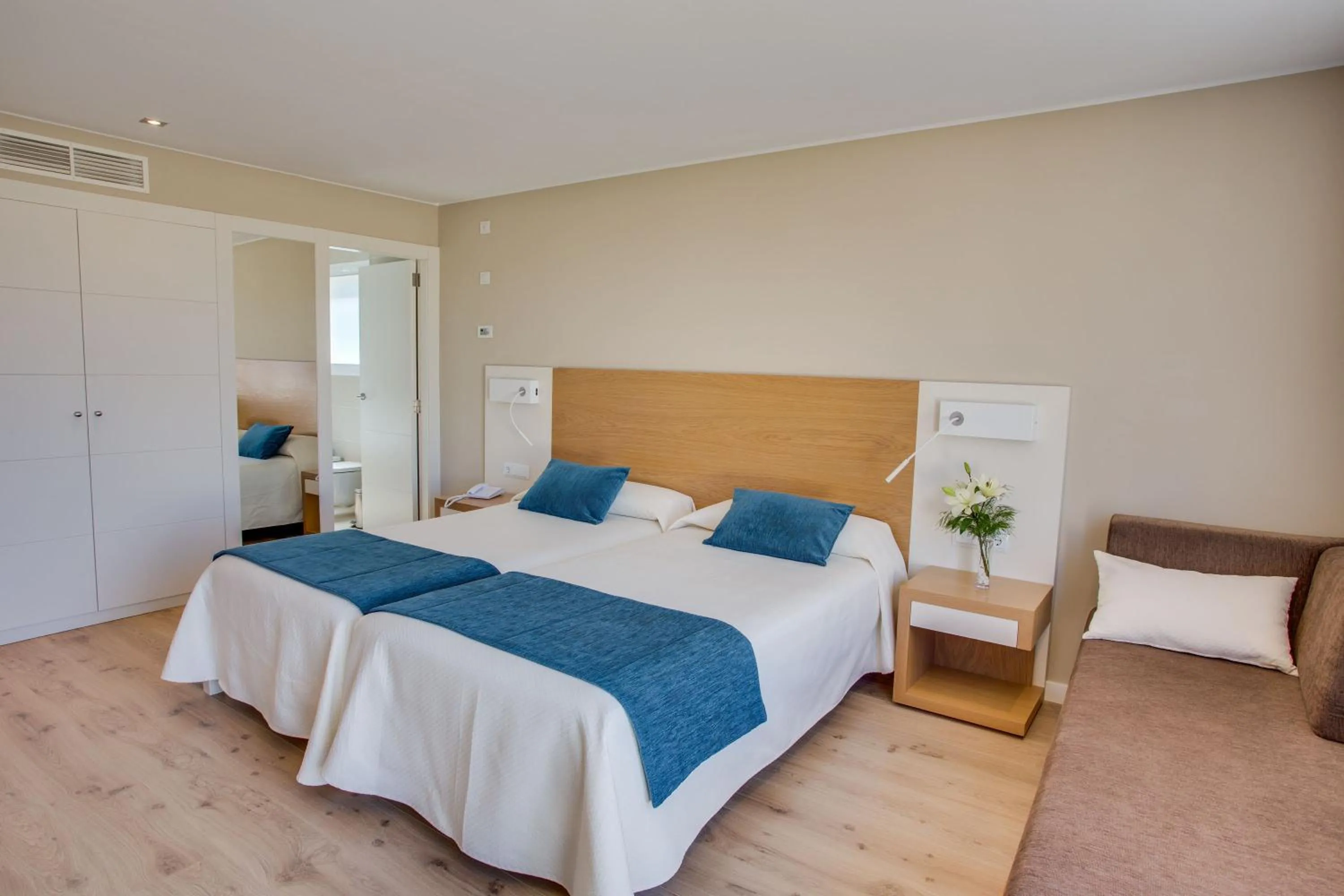 Photo of the whole room, Bed in Hotel Eden Soller