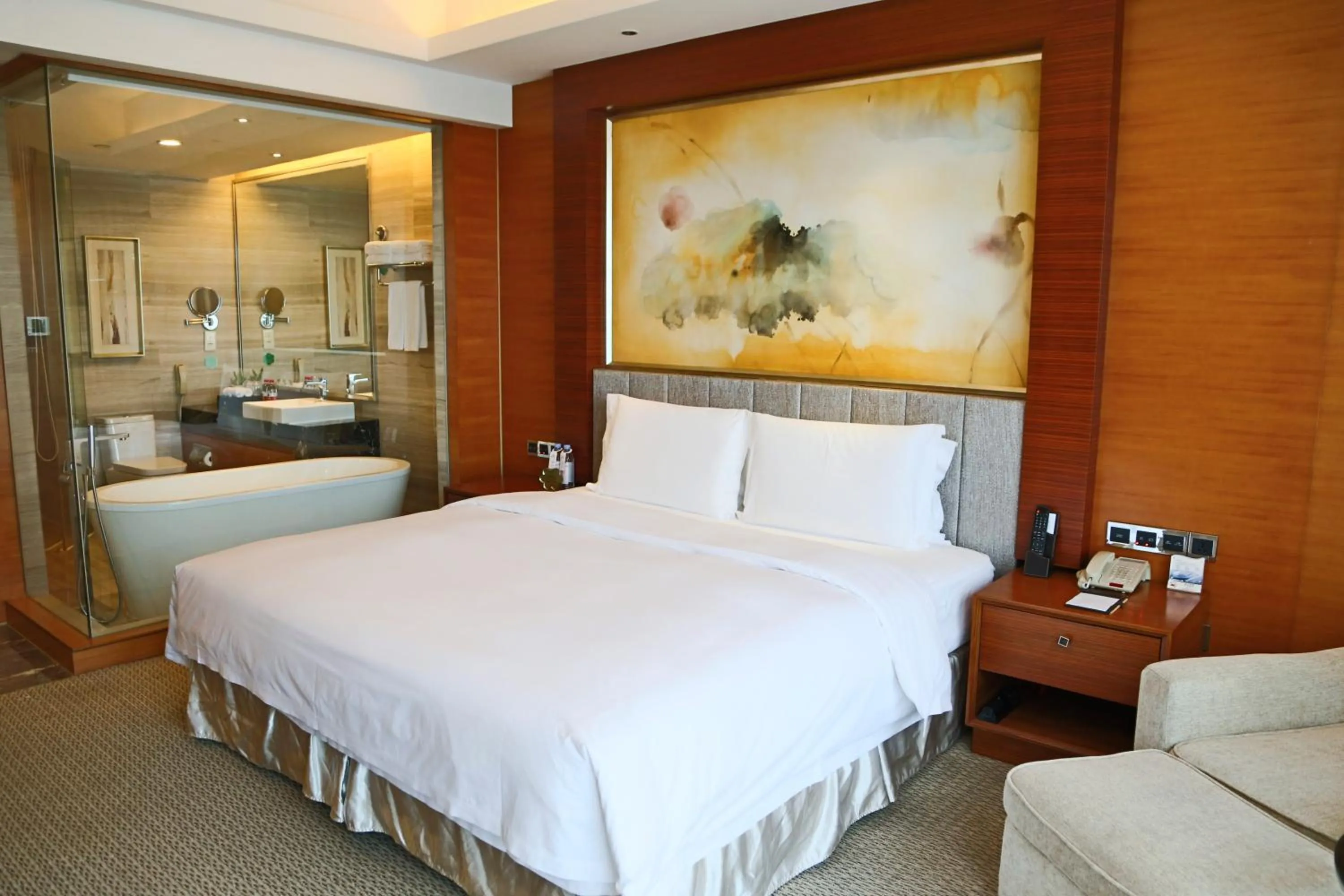 Photo of the whole room, Bed in Grand Skylight International Hotel Shenzhen Guanlan, Near Metro Station, Huawei, Foxcnn, Shenzhen North Railway