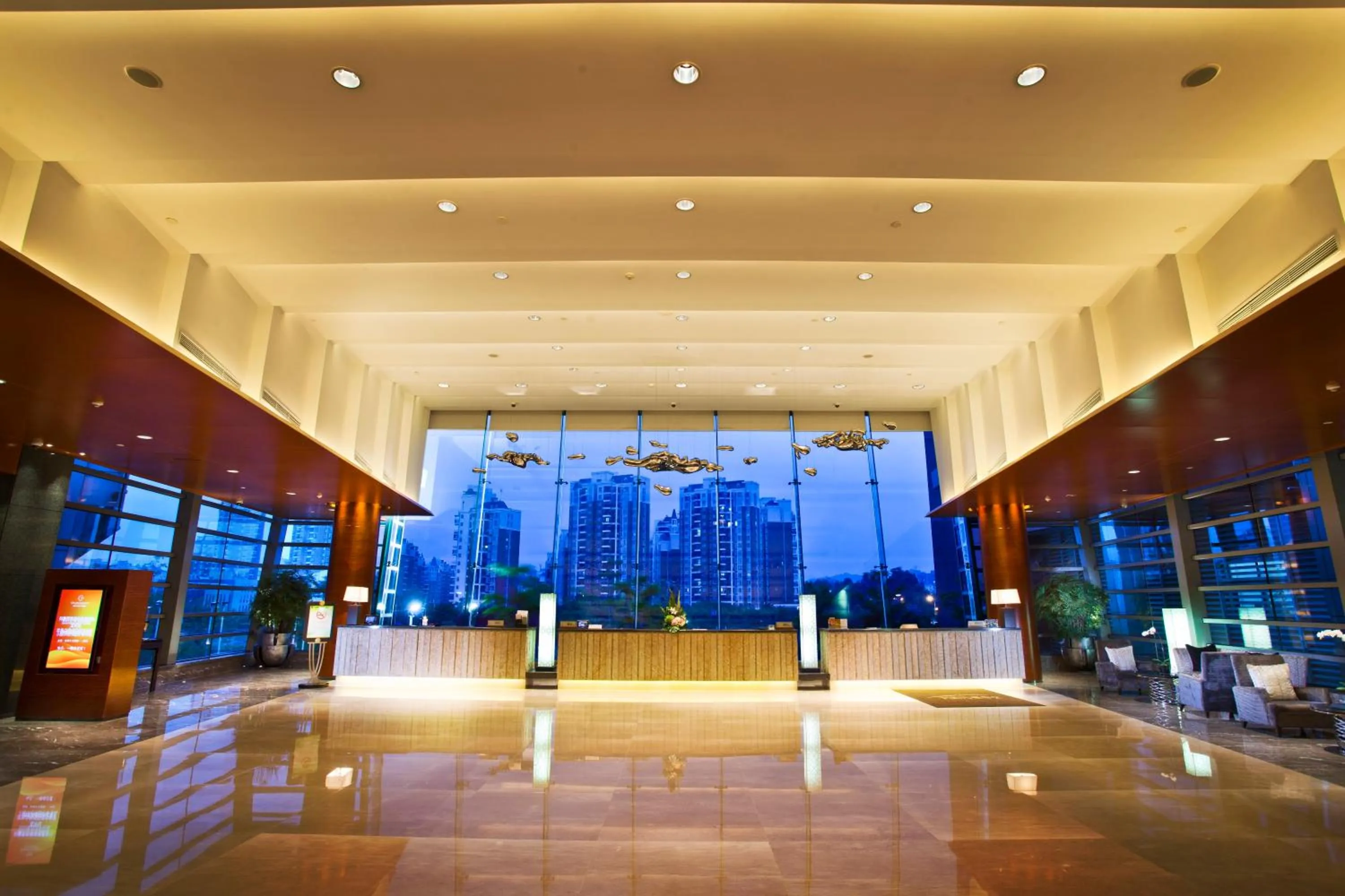 Lobby or reception in Grand Skylight International Hotel Shenzhen Guanlan, Near Metro Station, Huawei, Foxcnn, Shenzhen North Railway