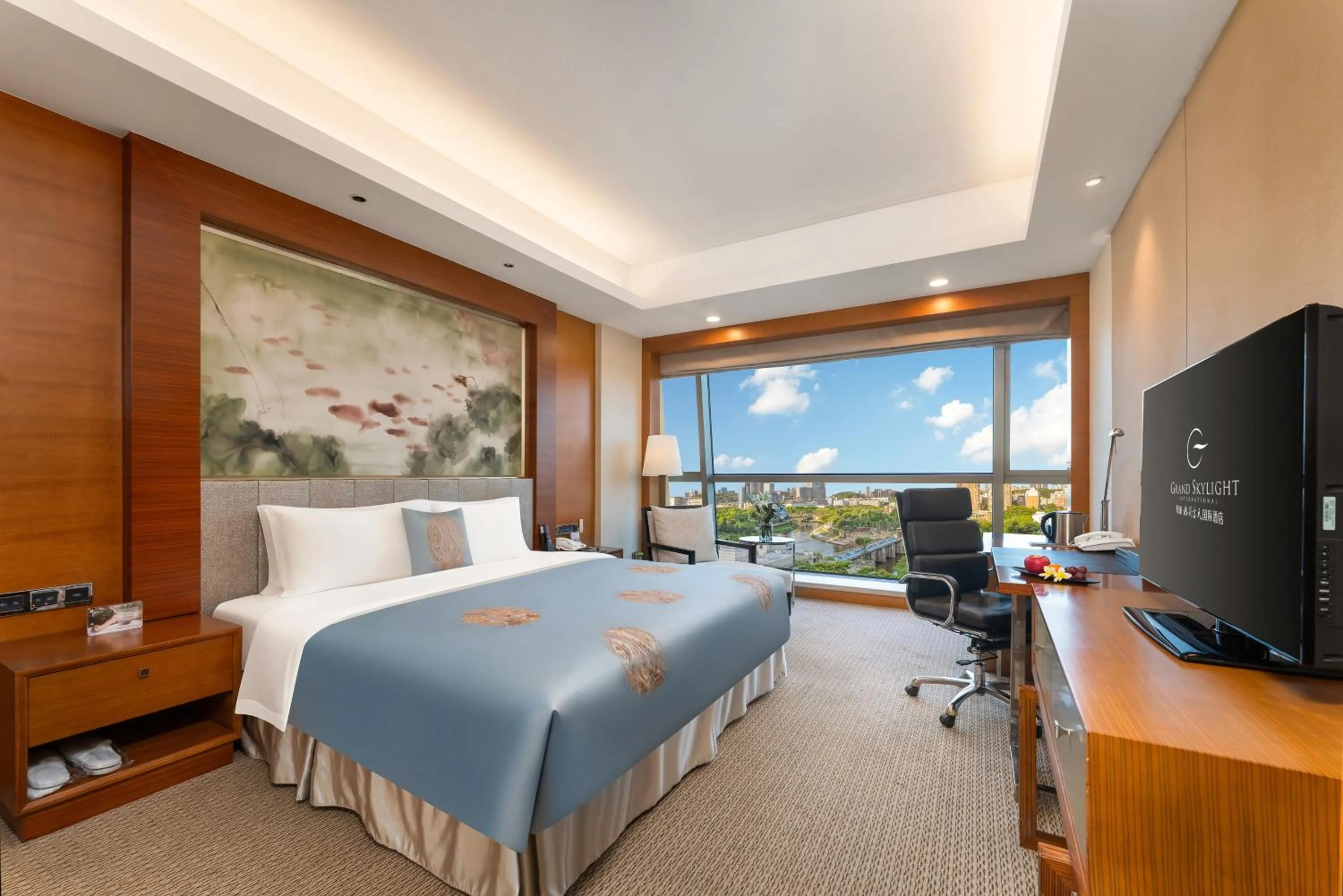 Bed in Grand Skylight International Hotel Shenzhen Guanlan, Near Metro Station, Huawei, Foxcnn, Shenzhen North Railway