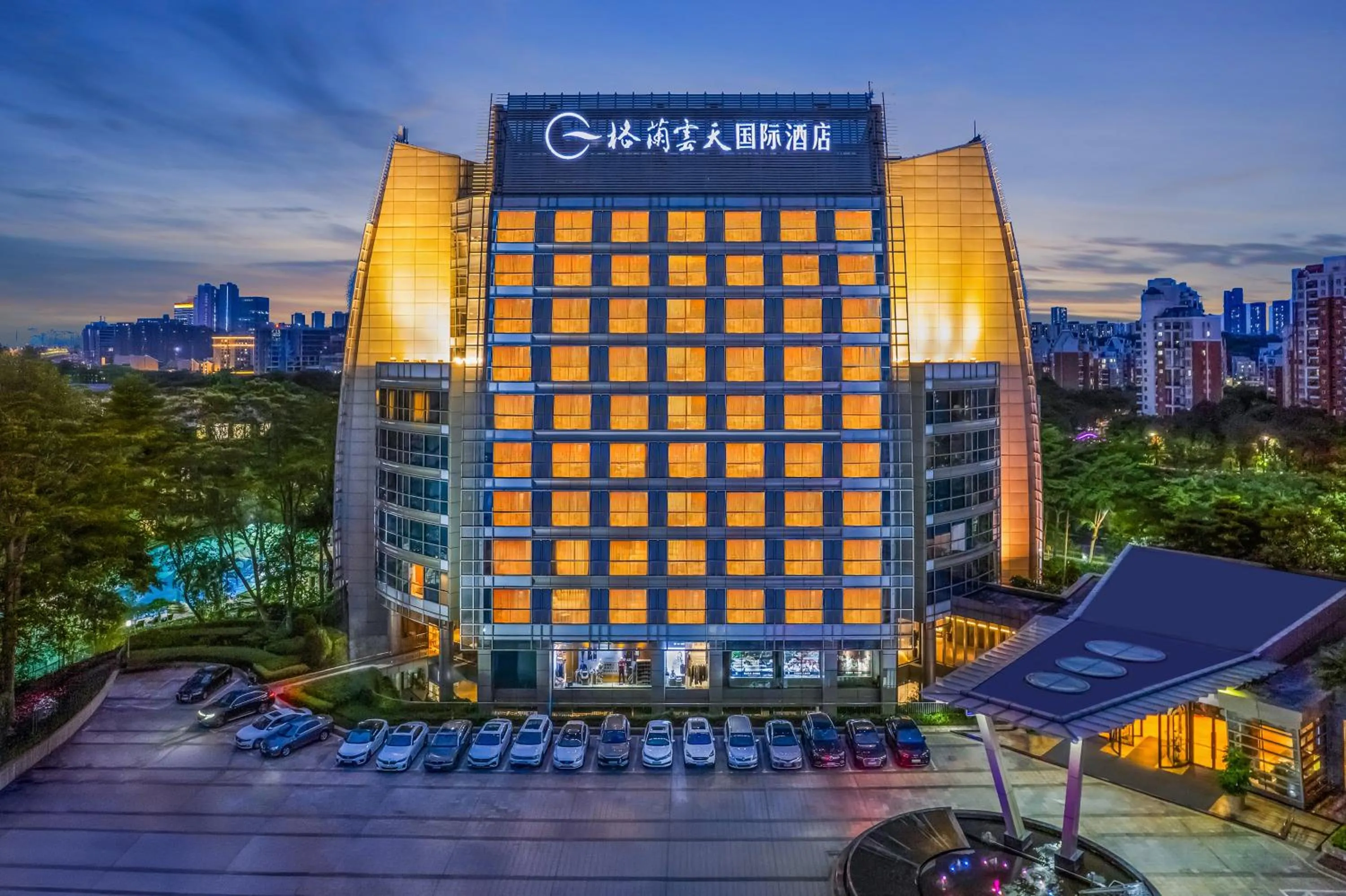Property building in Grand Skylight International Hotel Shenzhen Guanlan, Near Metro Station, Huawei, Foxcnn, Shenzhen North Railway
