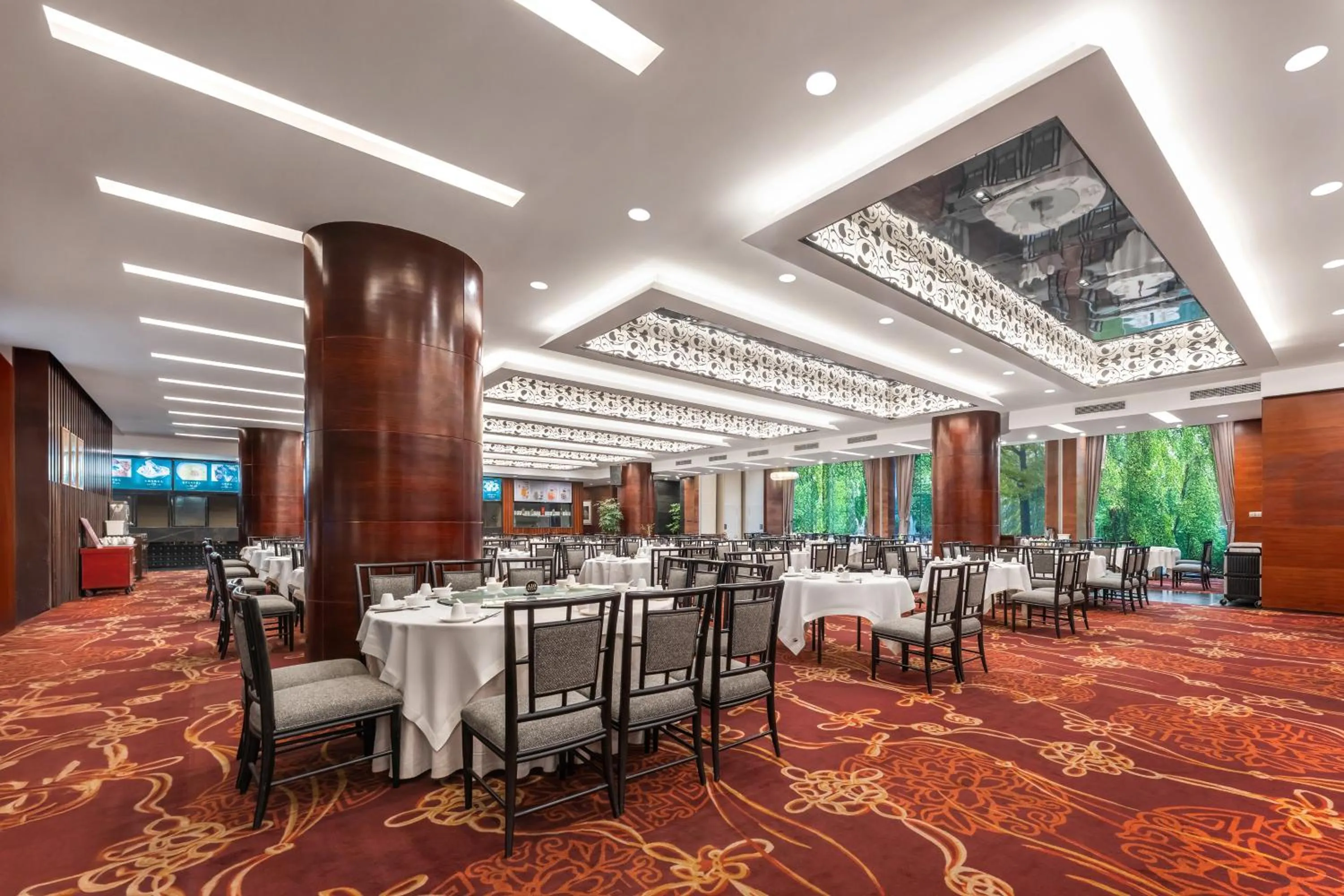 Restaurant/places to eat in Grand Skylight International Hotel Shenzhen Guanlan, Near Metro Station, Huawei, Foxcnn, Shenzhen North Railway