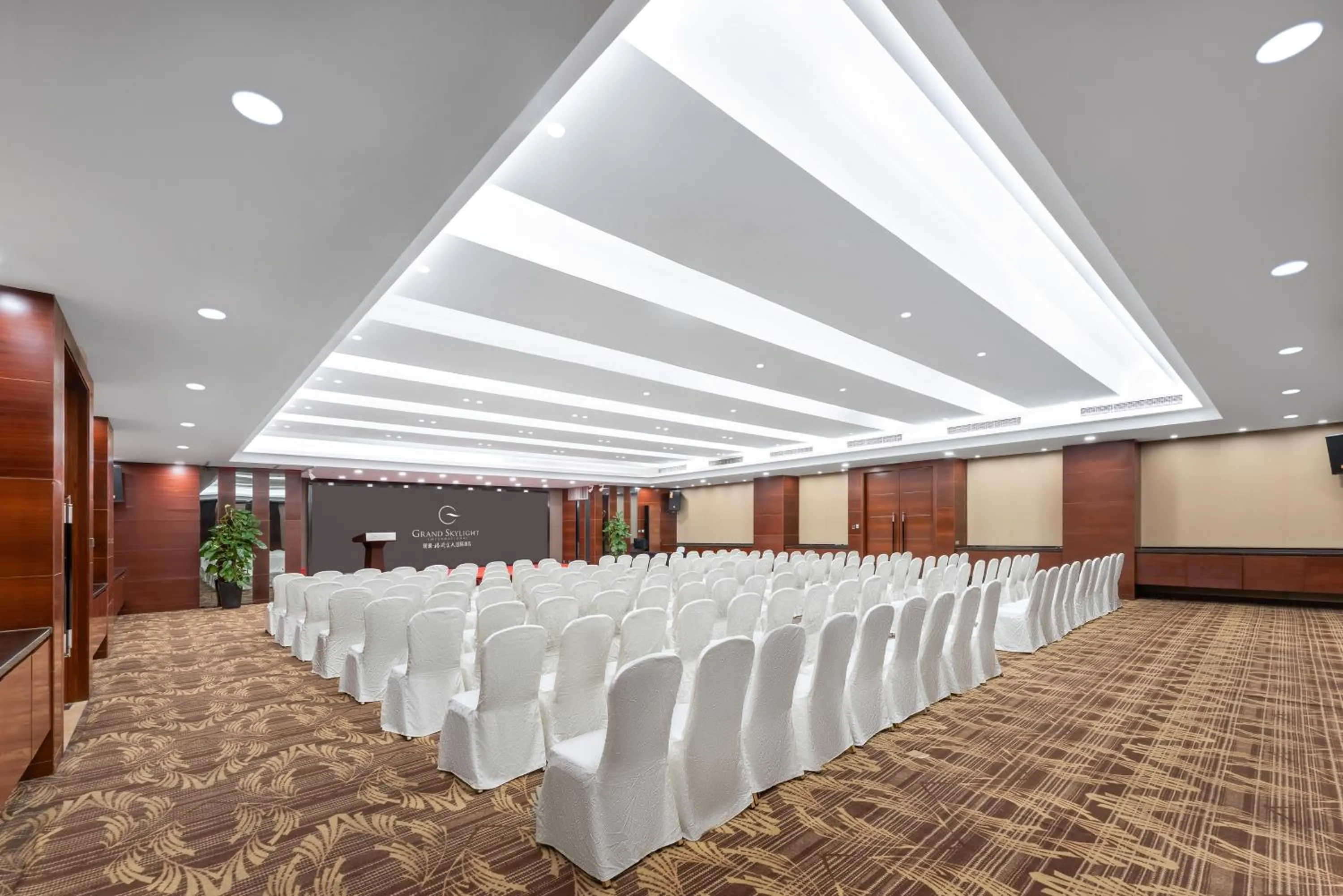 Meeting/conference room in Grand Skylight International Hotel Shenzhen Guanlan, Near Metro Station, Huawei, Foxcnn, Shenzhen North Railway