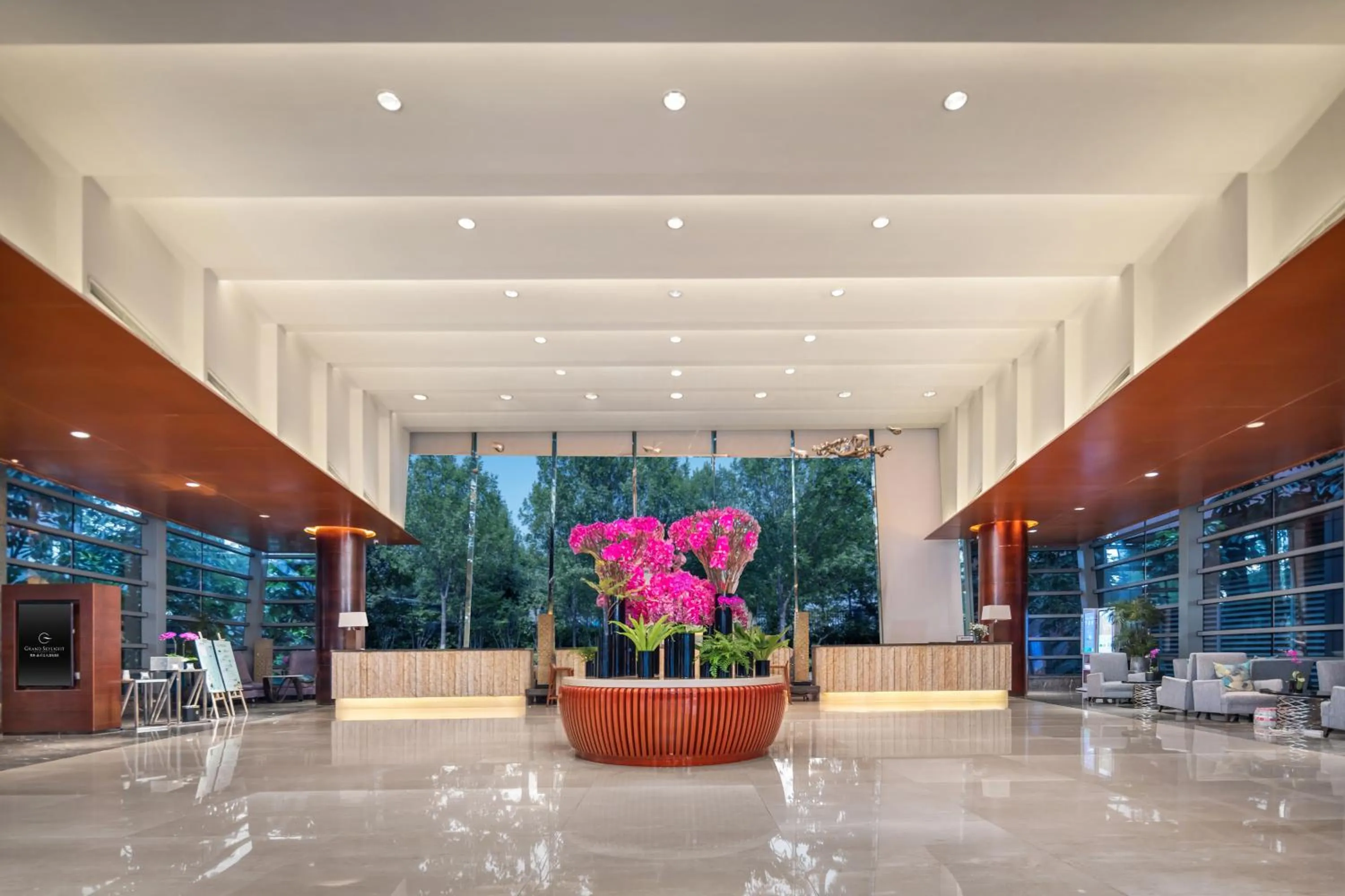 Lobby or reception in Grand Skylight International Hotel Shenzhen Guanlan, Near Metro Station, Huawei, Foxcnn, Shenzhen North Railway