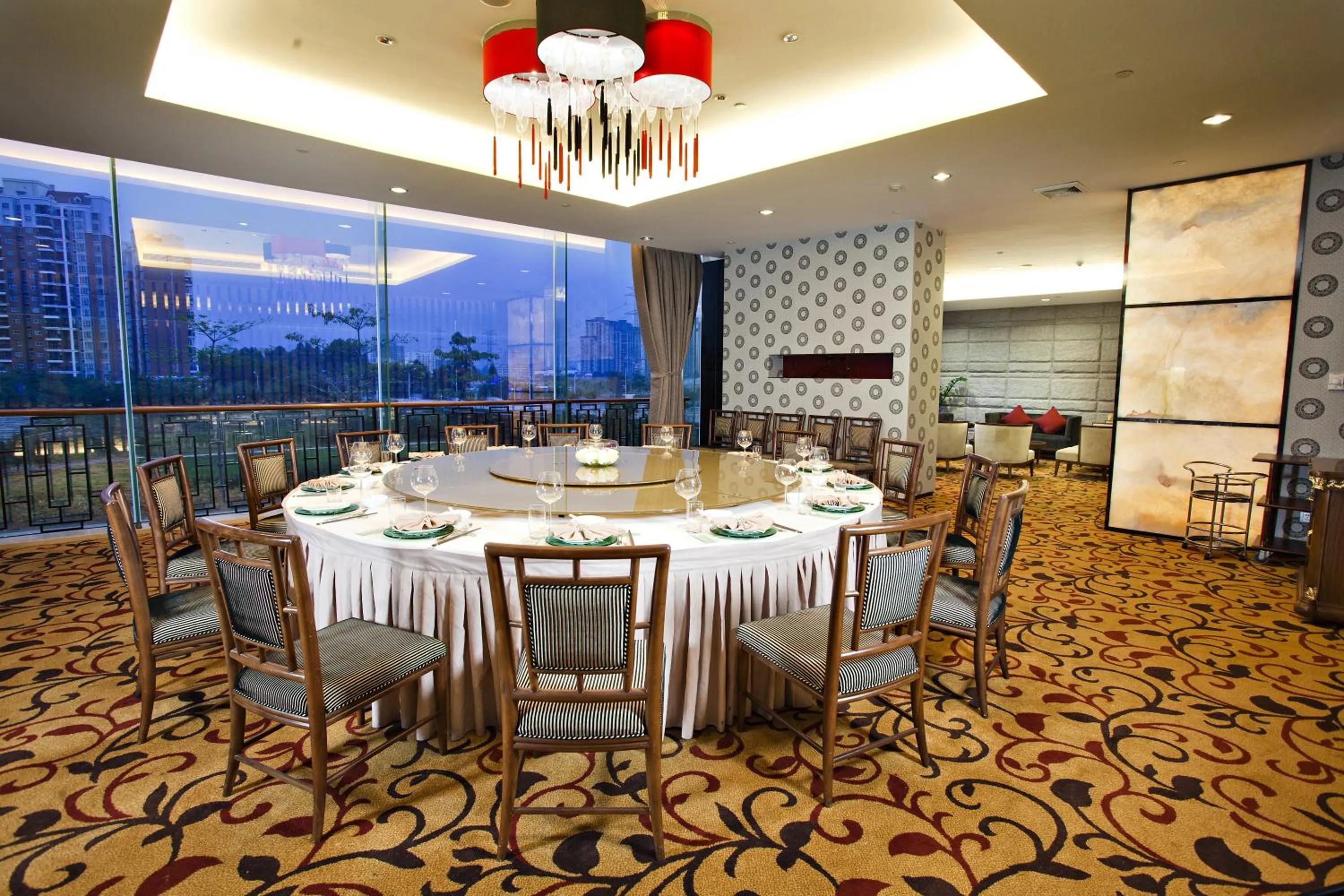 Restaurant/places to eat in Grand Skylight International Hotel Shenzhen Guanlan, Near Metro Station, Huawei, Foxcnn, Shenzhen North Railway