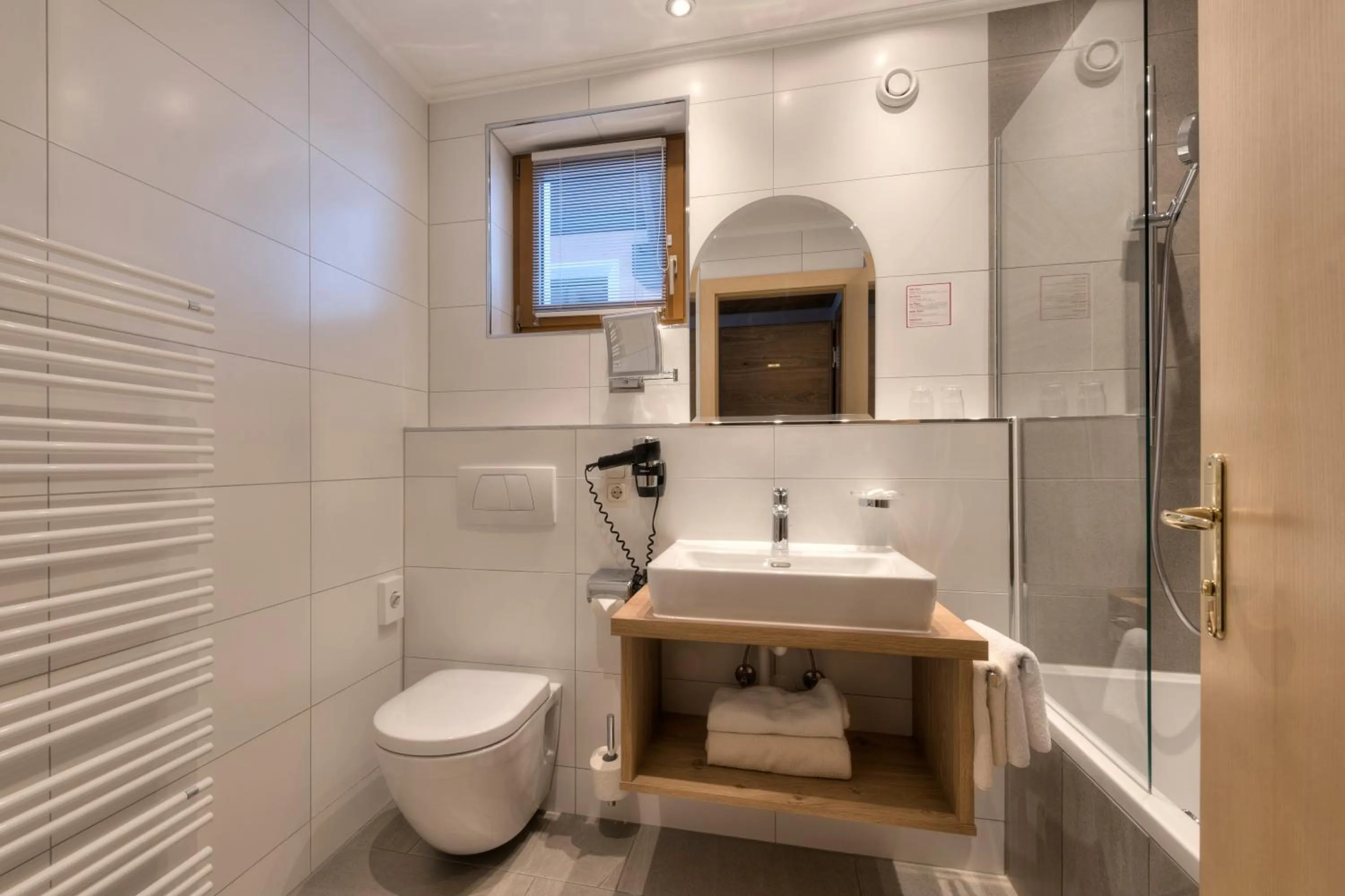 Bathroom in Aparthotel Acksteiner