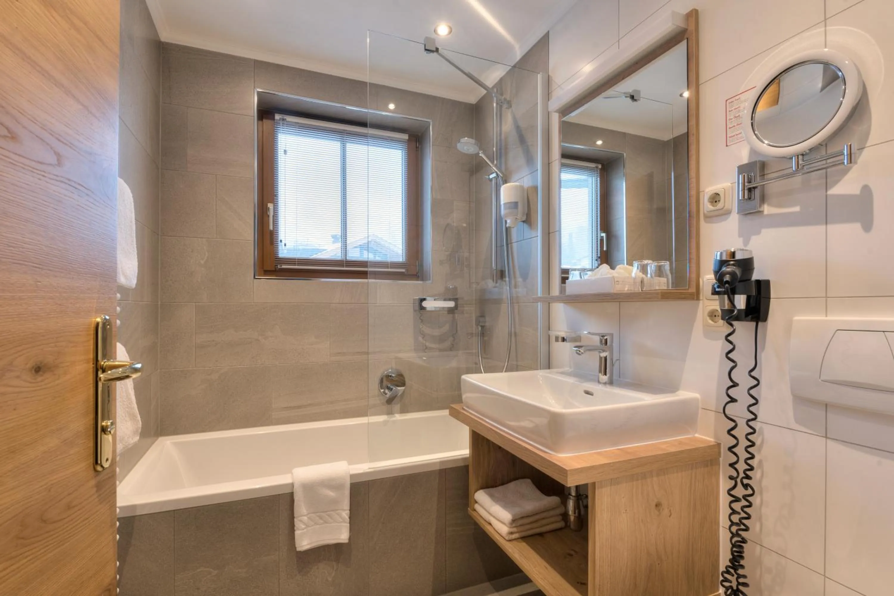 Bathroom in Aparthotel Acksteiner