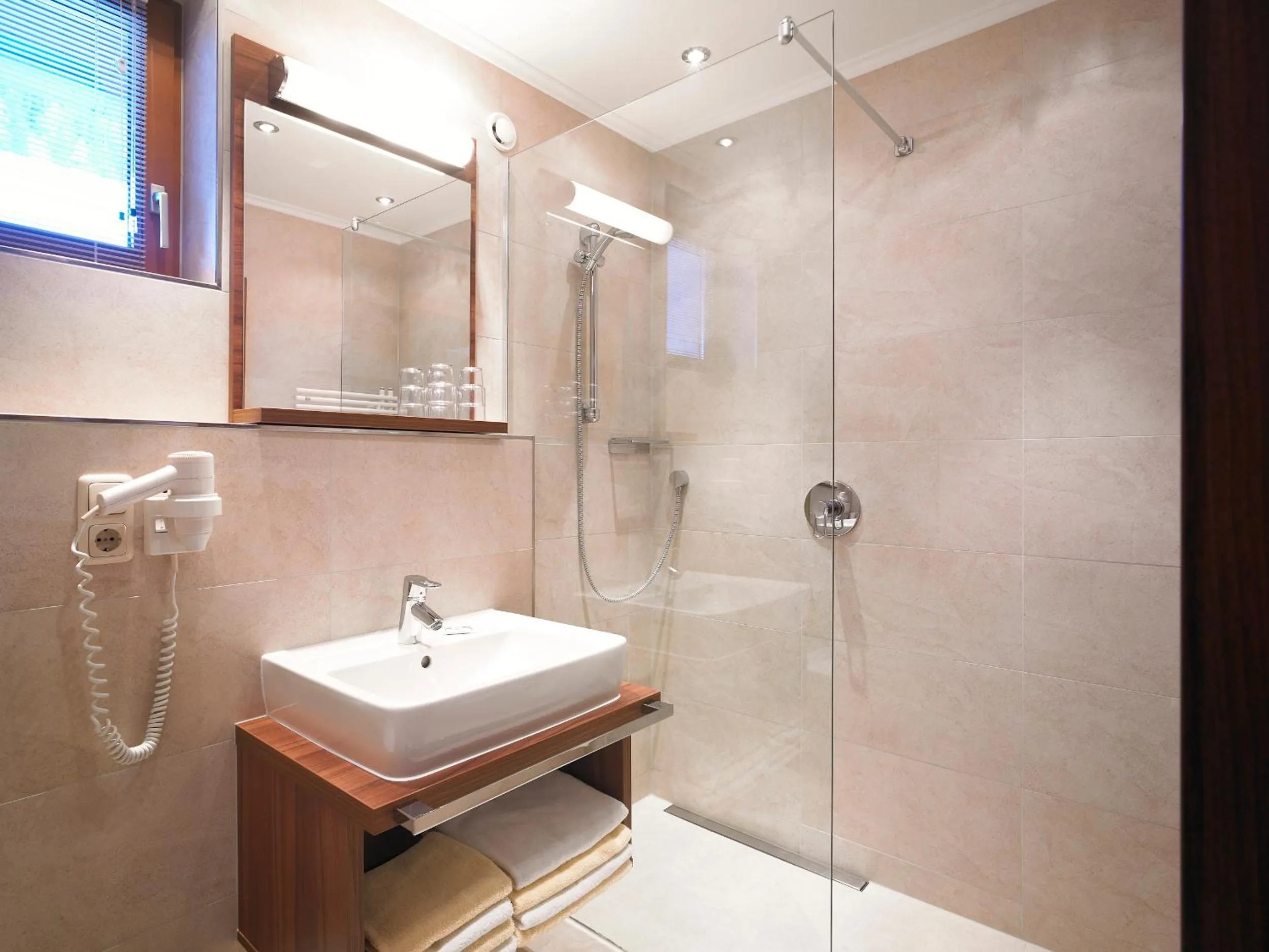 Bathroom in Aparthotel Acksteiner