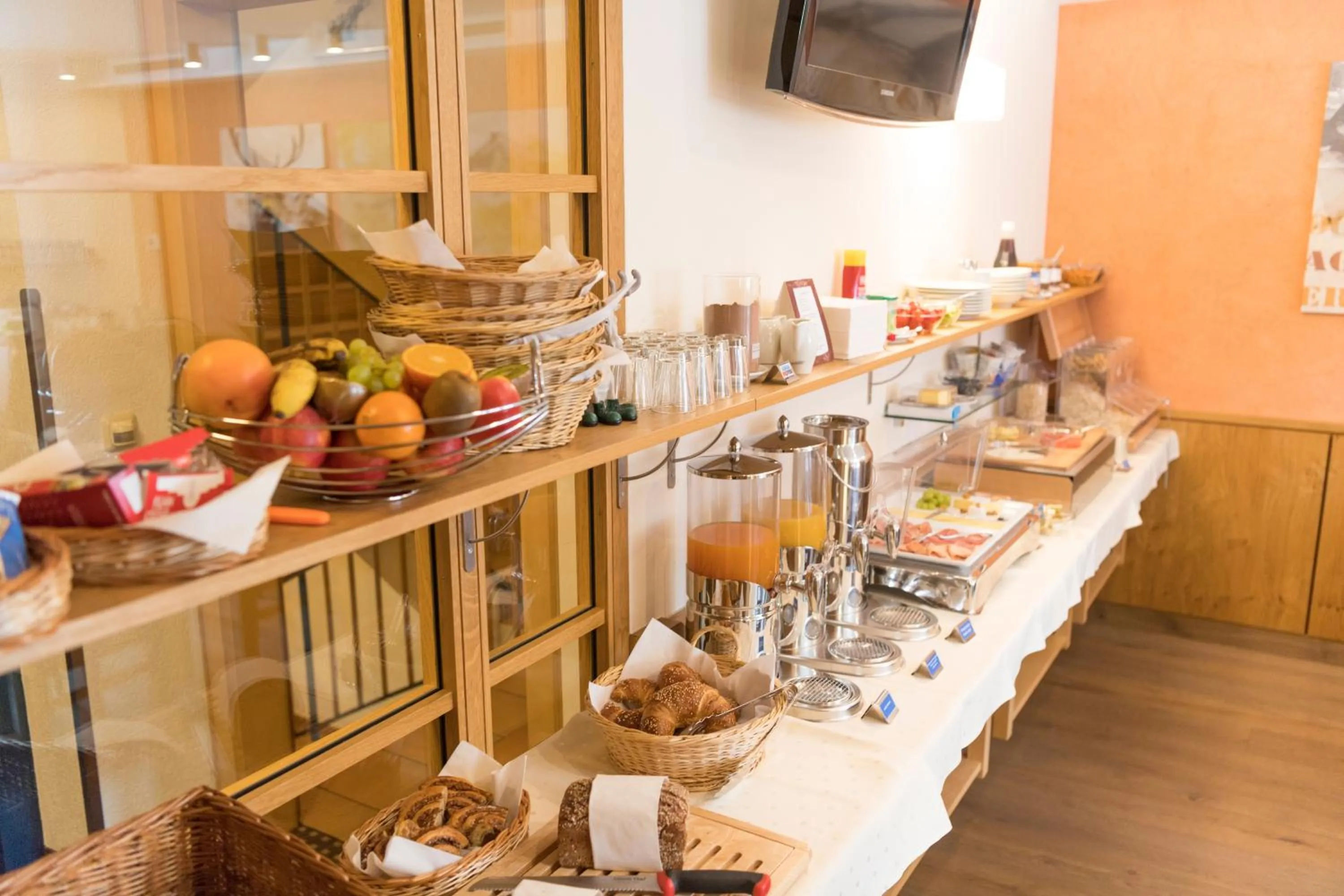 Breakfast in Aparthotel Acksteiner