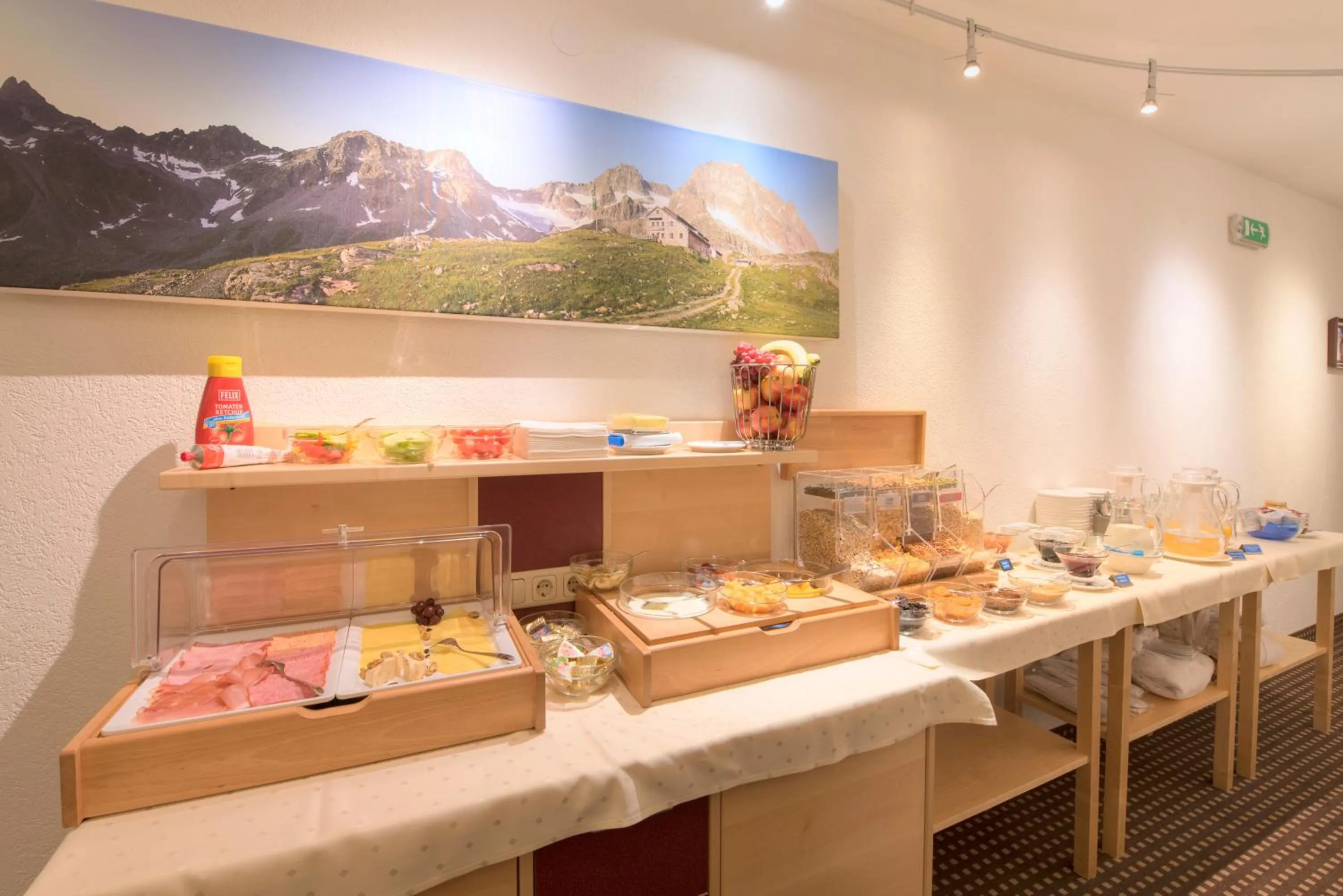 Breakfast in Aparthotel Acksteiner