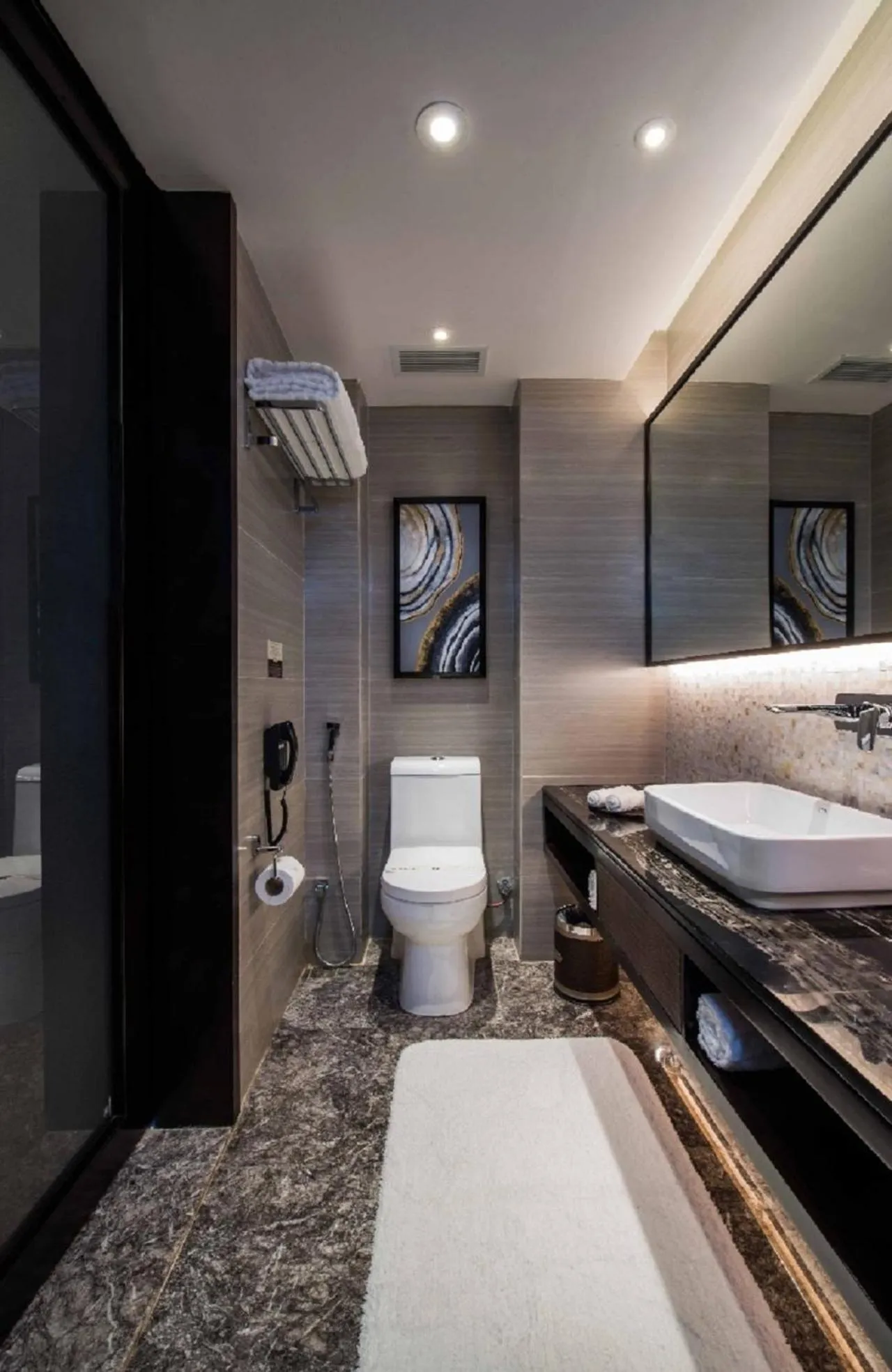 Toilet in Braira Al Dammam