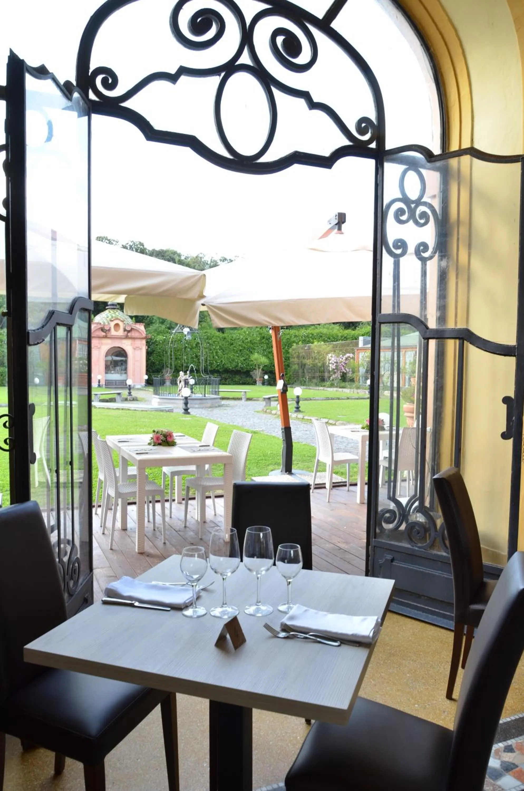 Restaurant/places to eat in Villa Signorini Hotel
