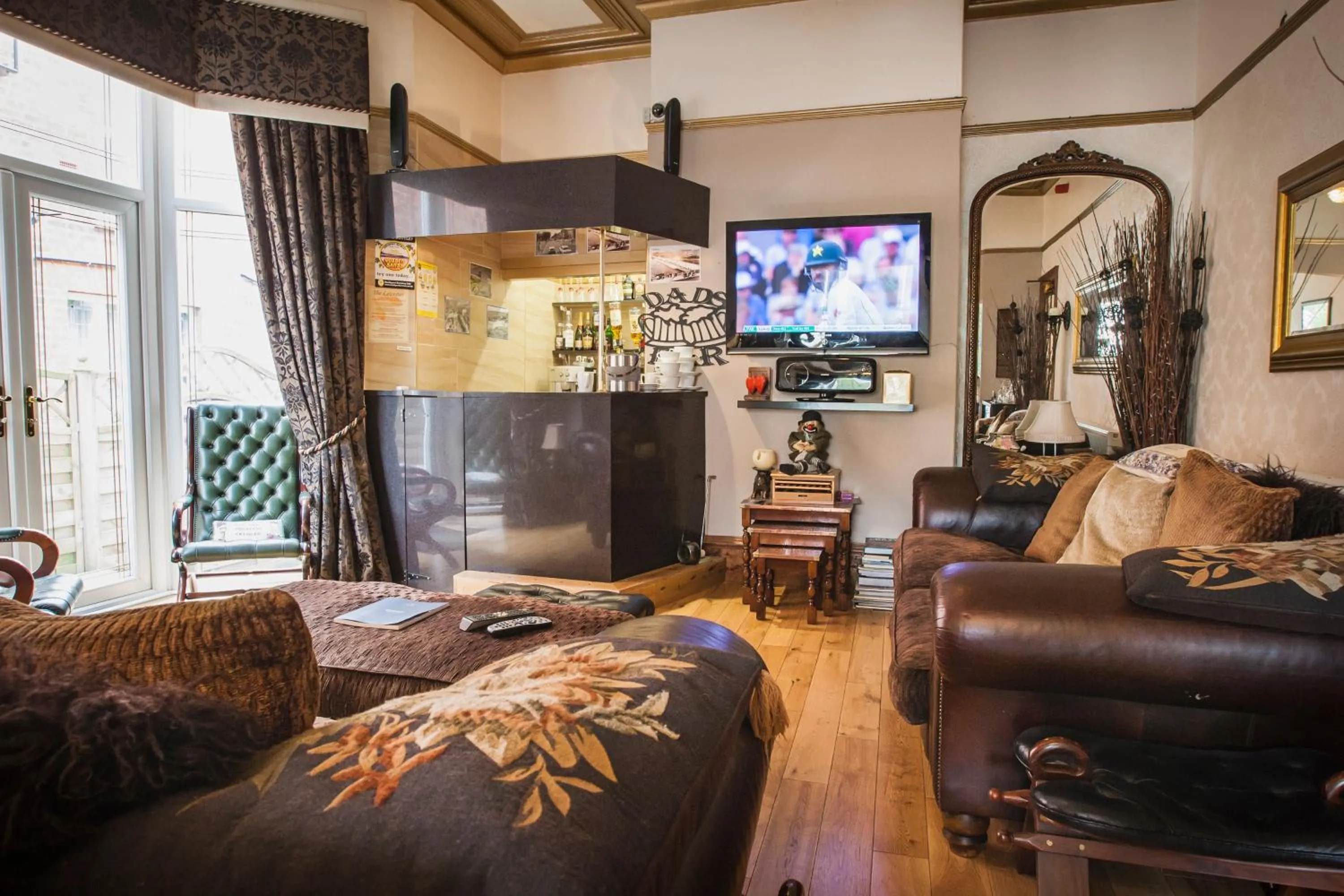 Communal lounge/ TV room in The Leicester