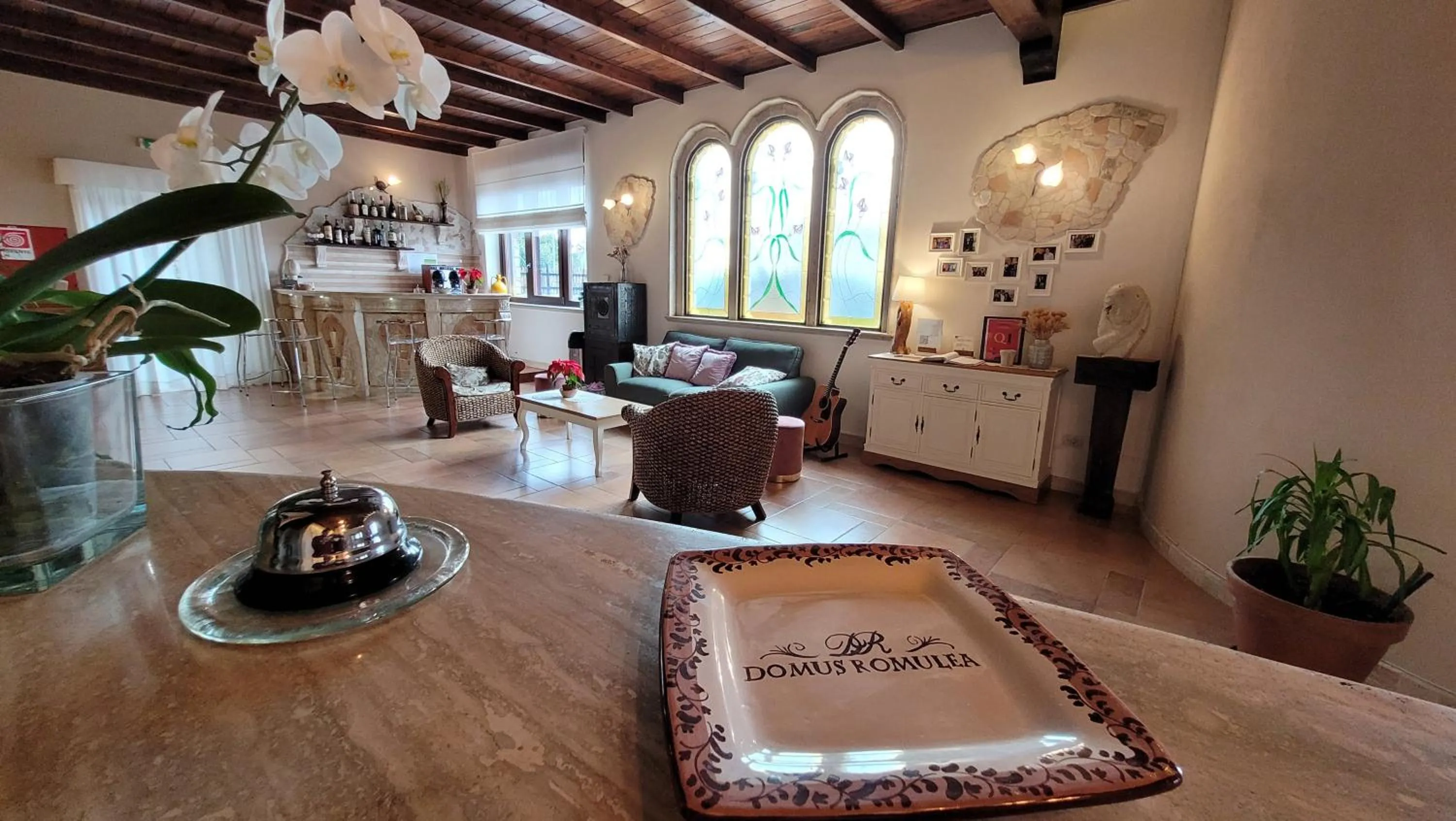Lobby or reception in Domus Romulea