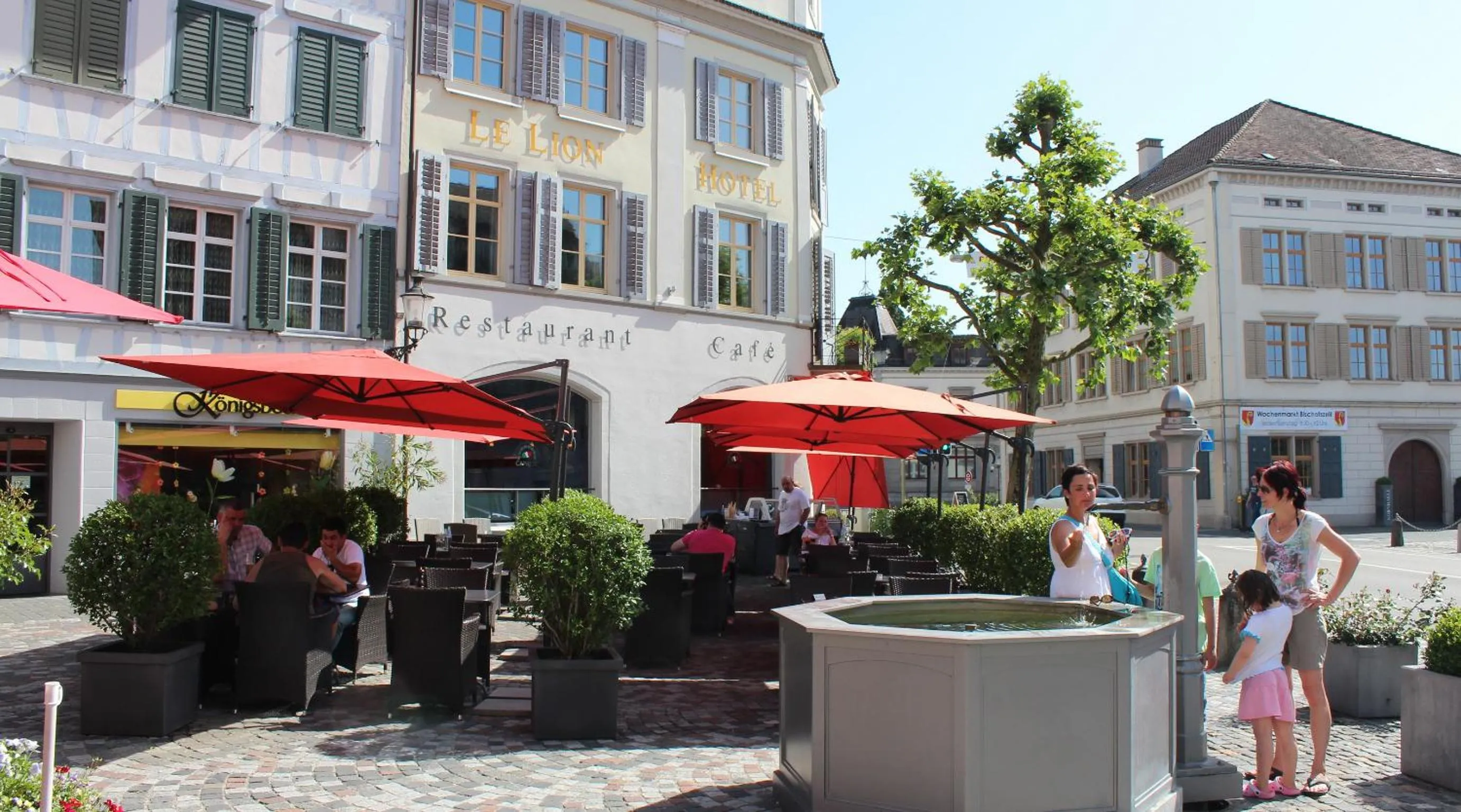 Facade/entrance in Hotel Le Lion - Self Check-in