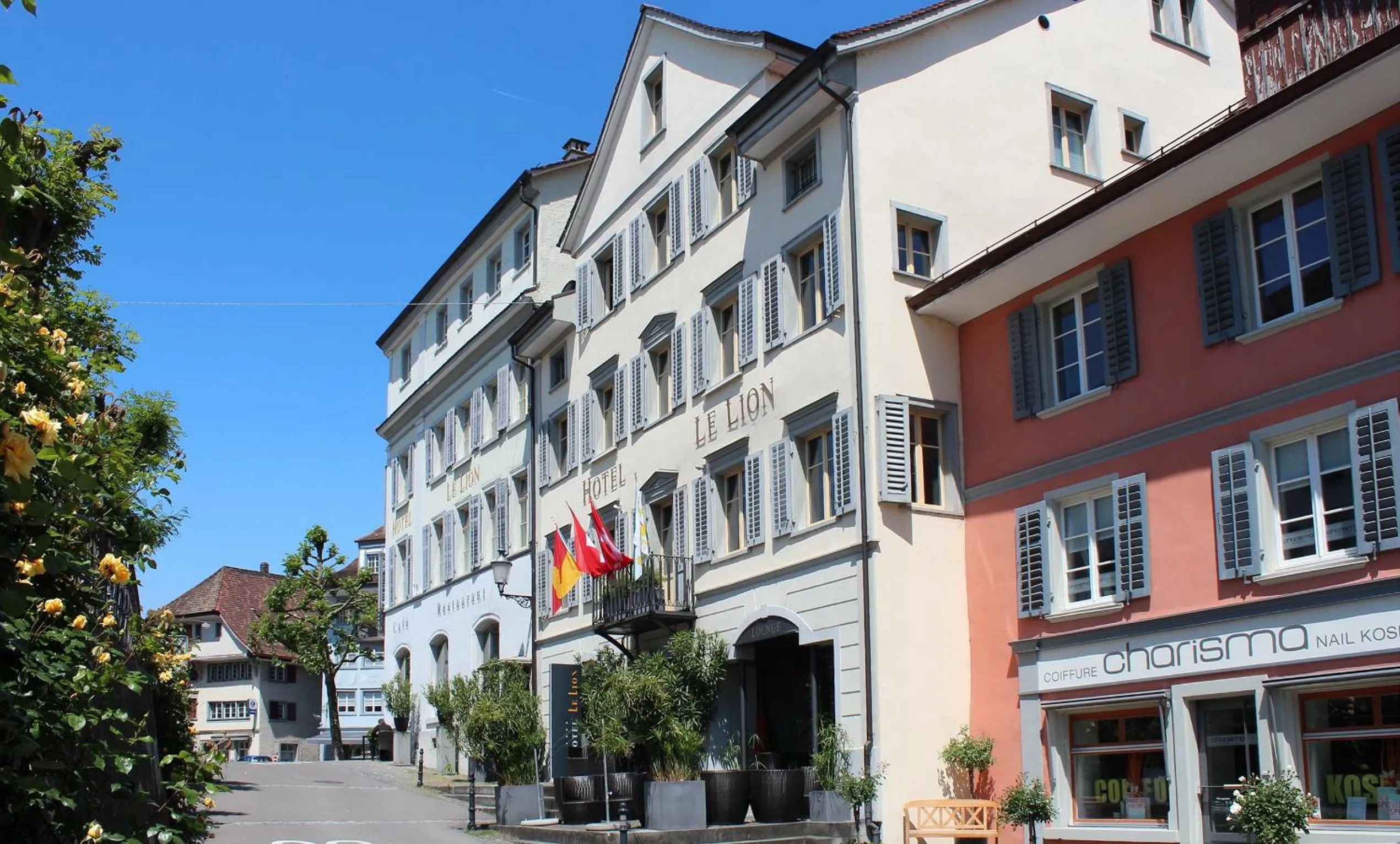 Facade/entrance in Hotel Le Lion - Self Check-in