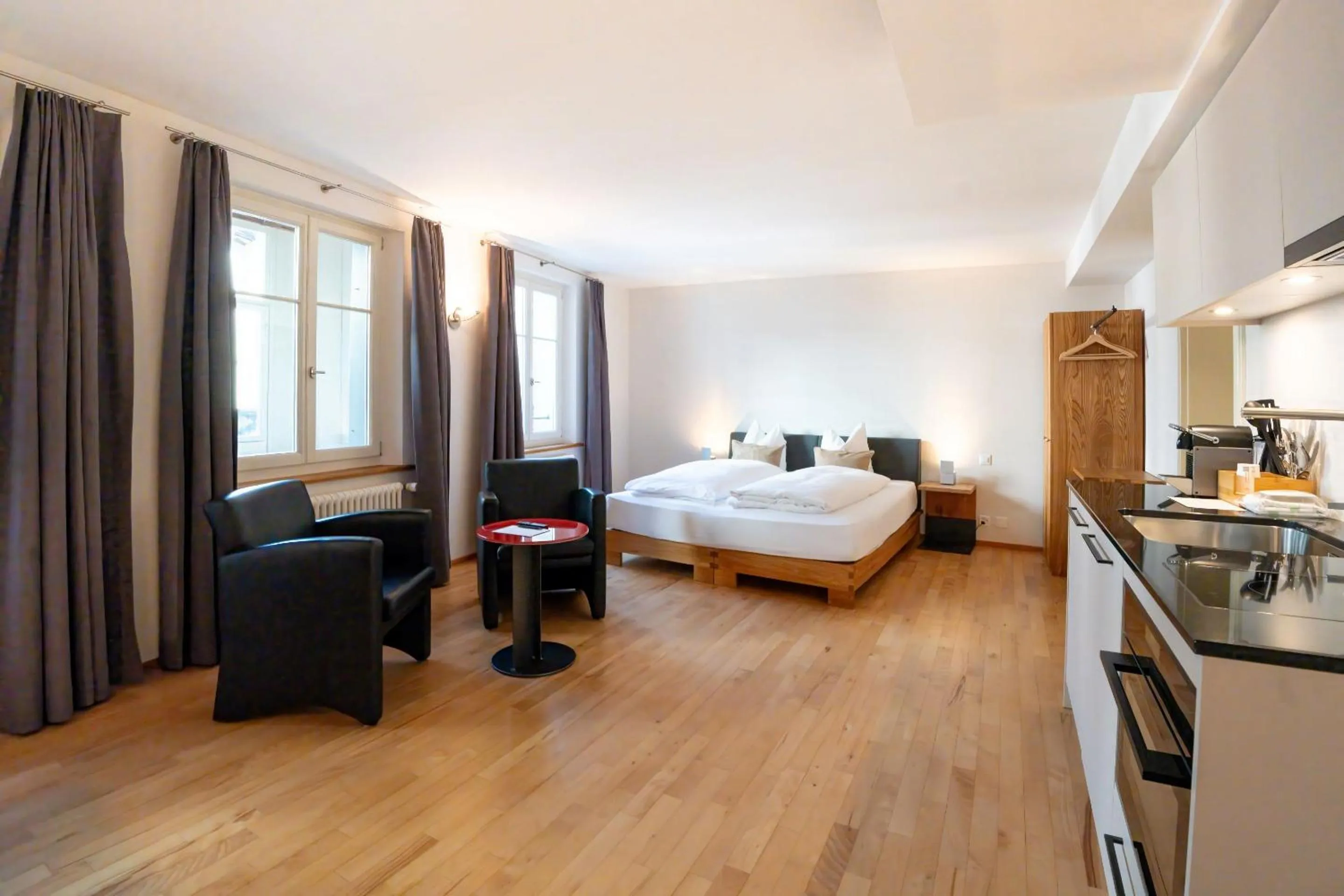 Bed in Hotel Le Lion - Self Check-in