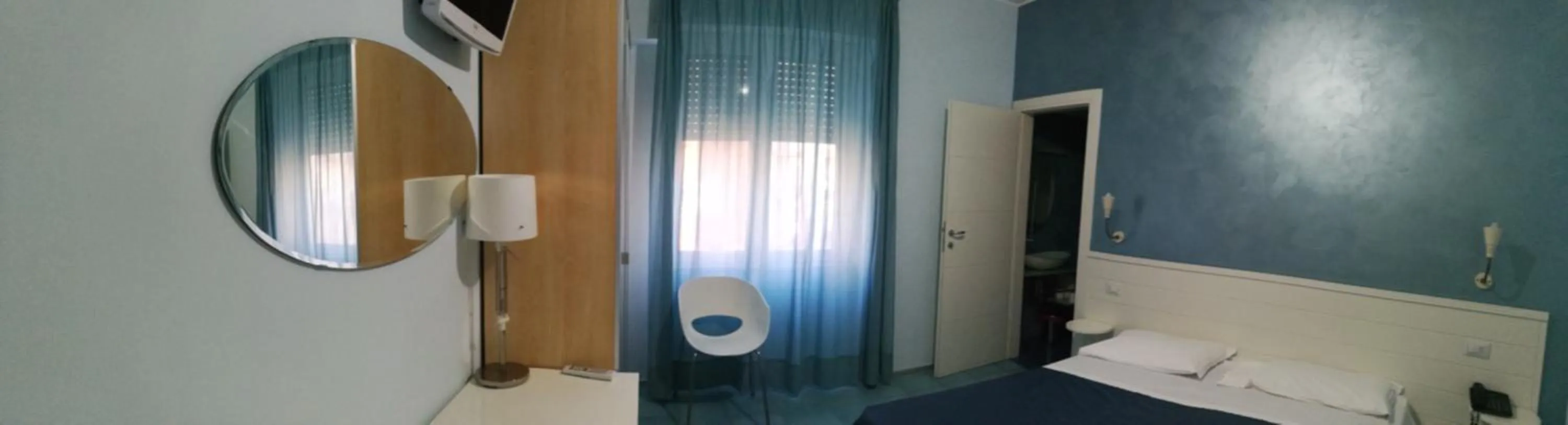 Bedroom, Bed in Rock Garden