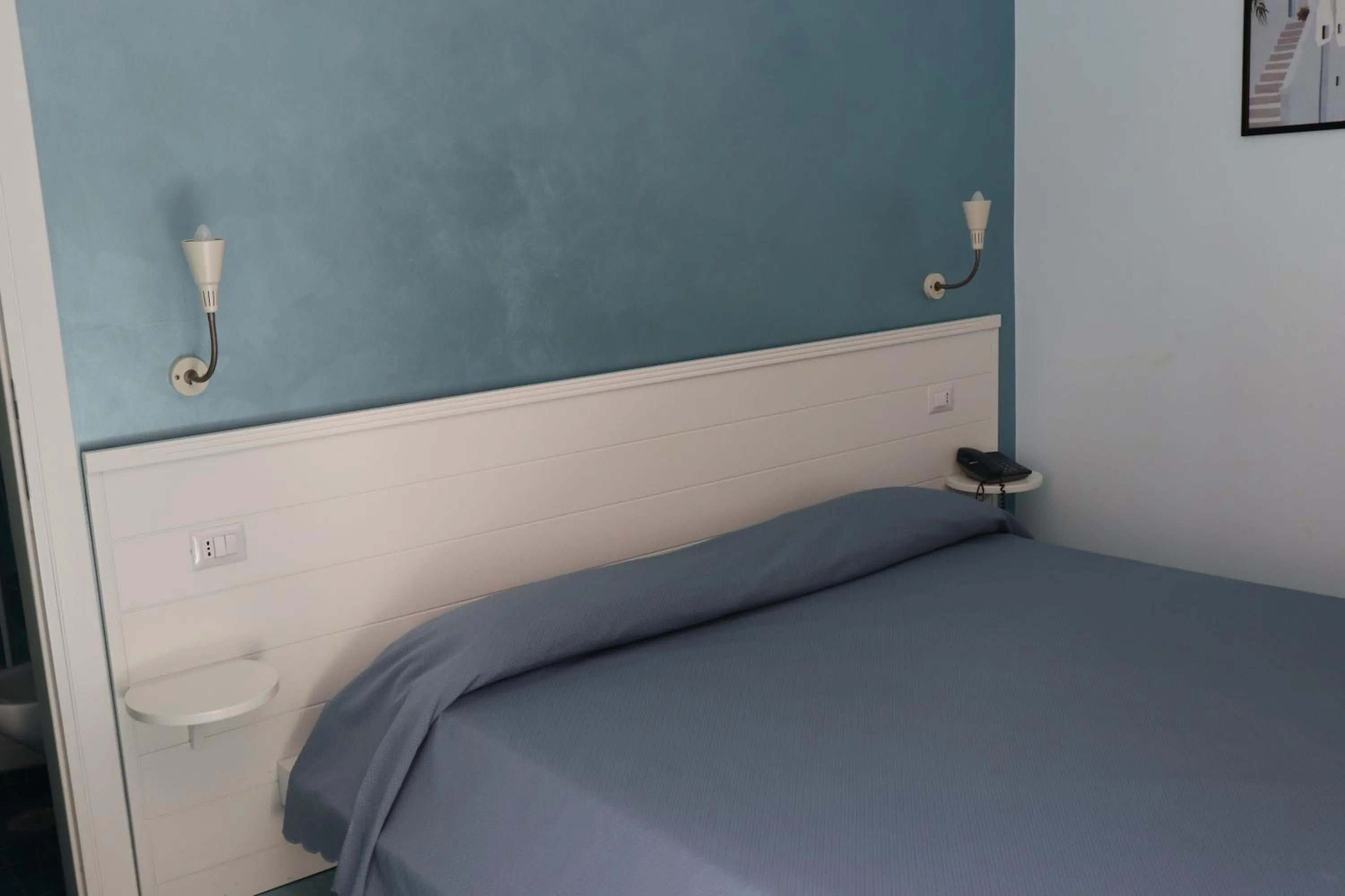 Bedroom, Bed in Rock Garden