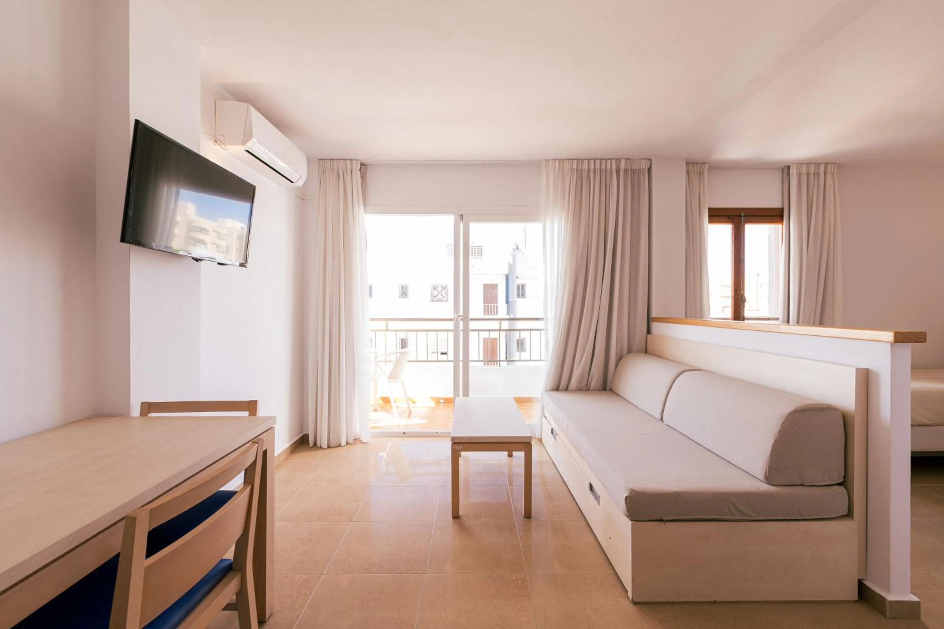 Bed in Bossa Bay - MC Apartments Ibiza