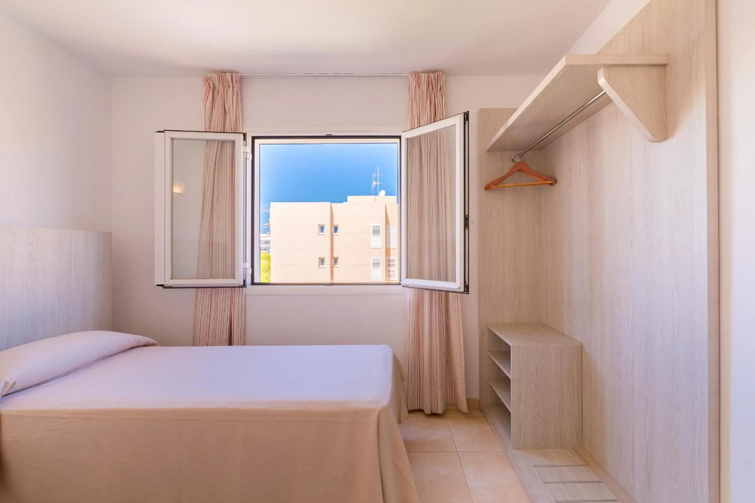 Bed in Apartamentos Avenida - MC Apartamentos Ibiza