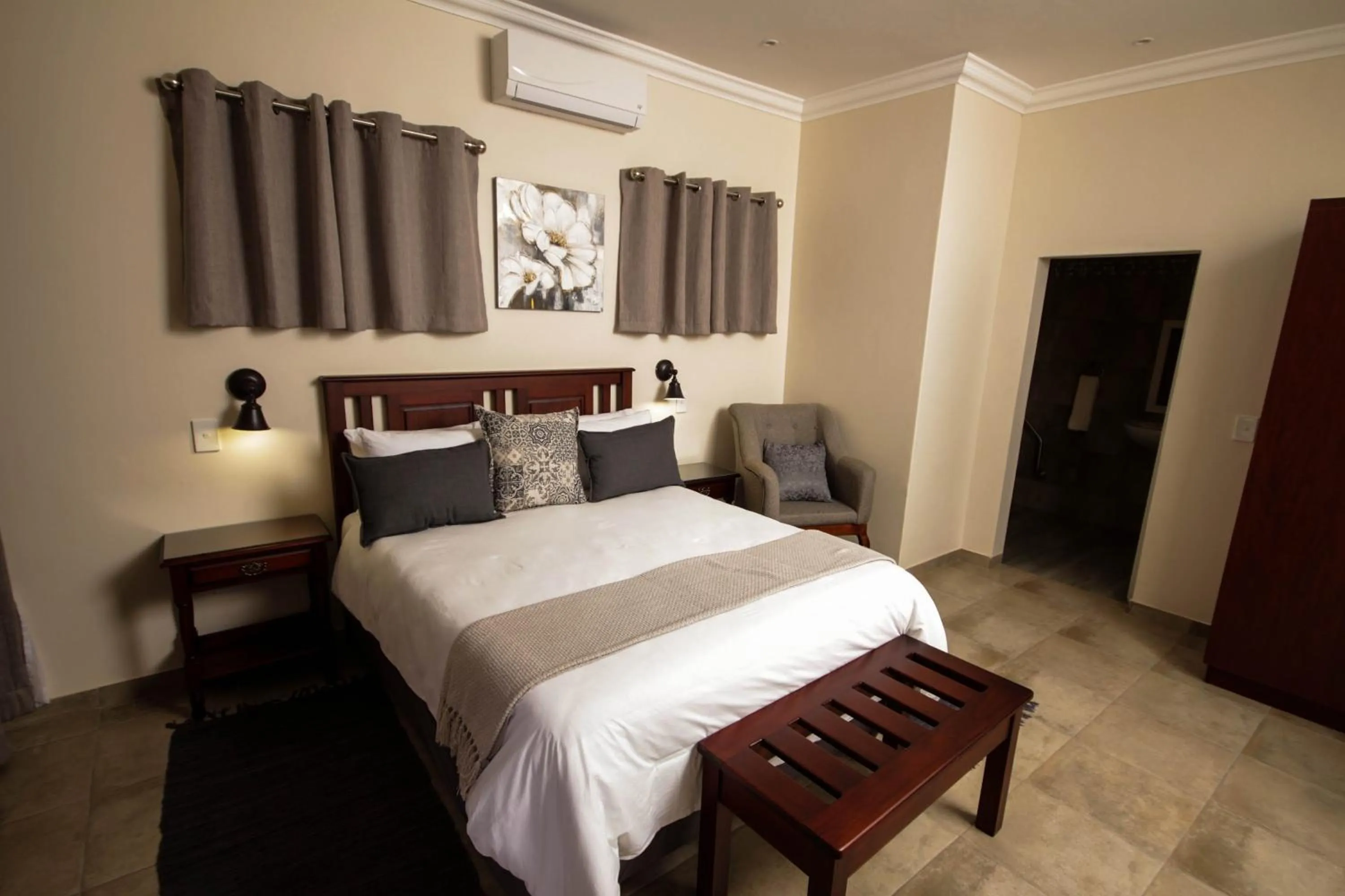 Bed in New Haven Guest House (Pty) Ltd