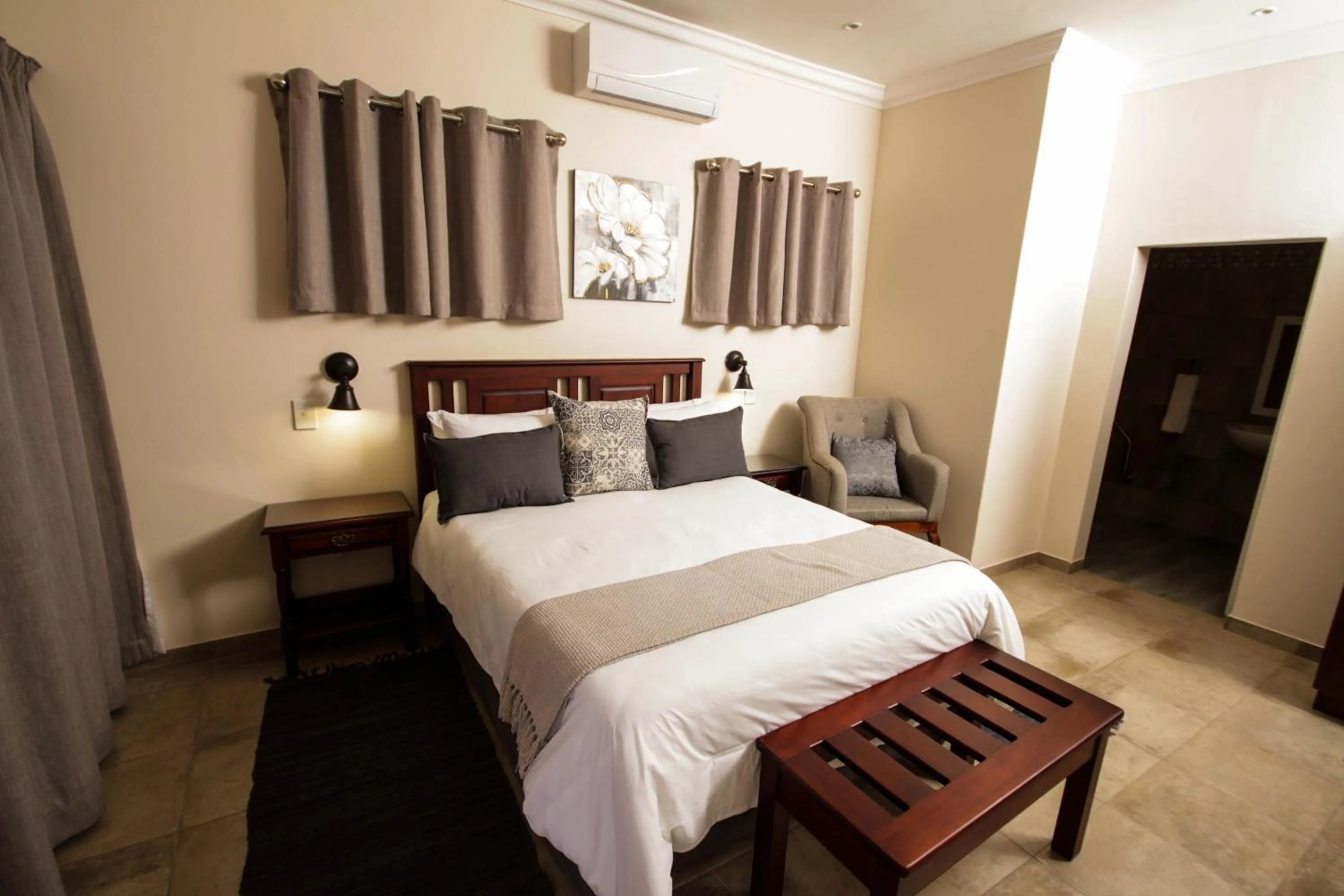 Bed in New Haven Guest House (Pty) Ltd