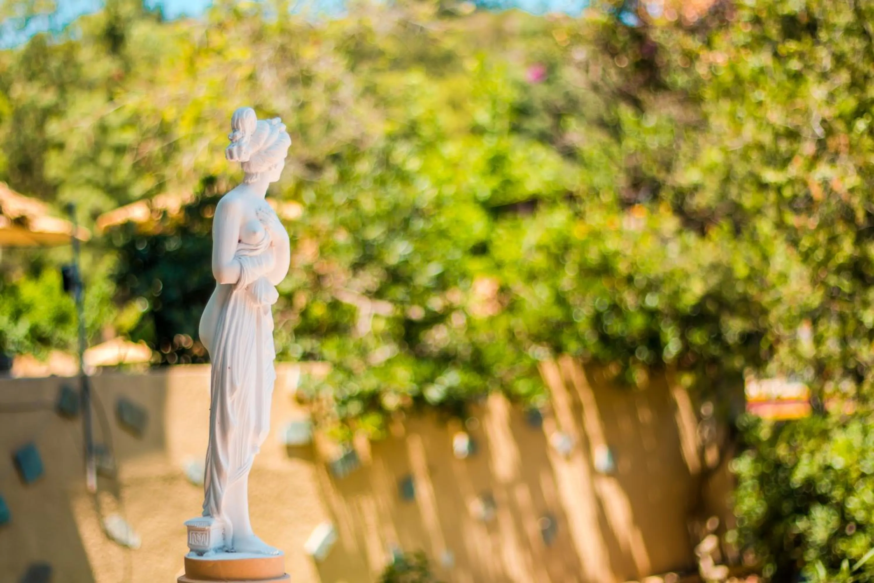 Decorative detail in Achousa Hotel