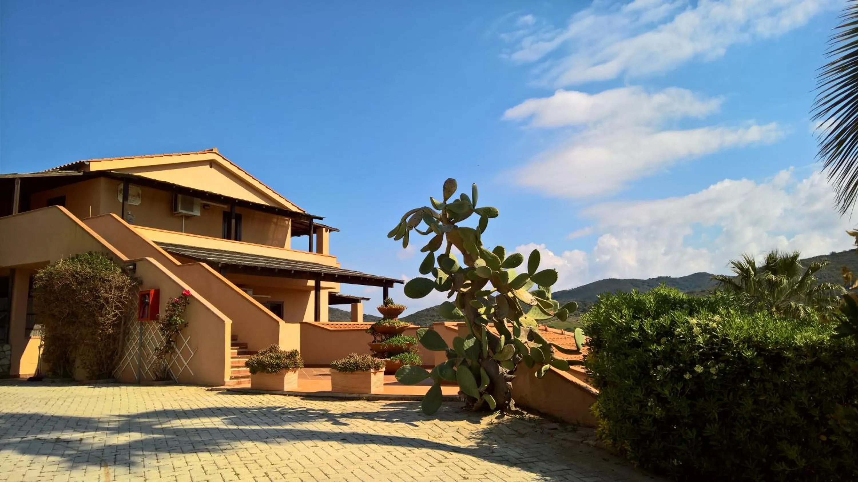 Facade/entrance in Al Barcoco