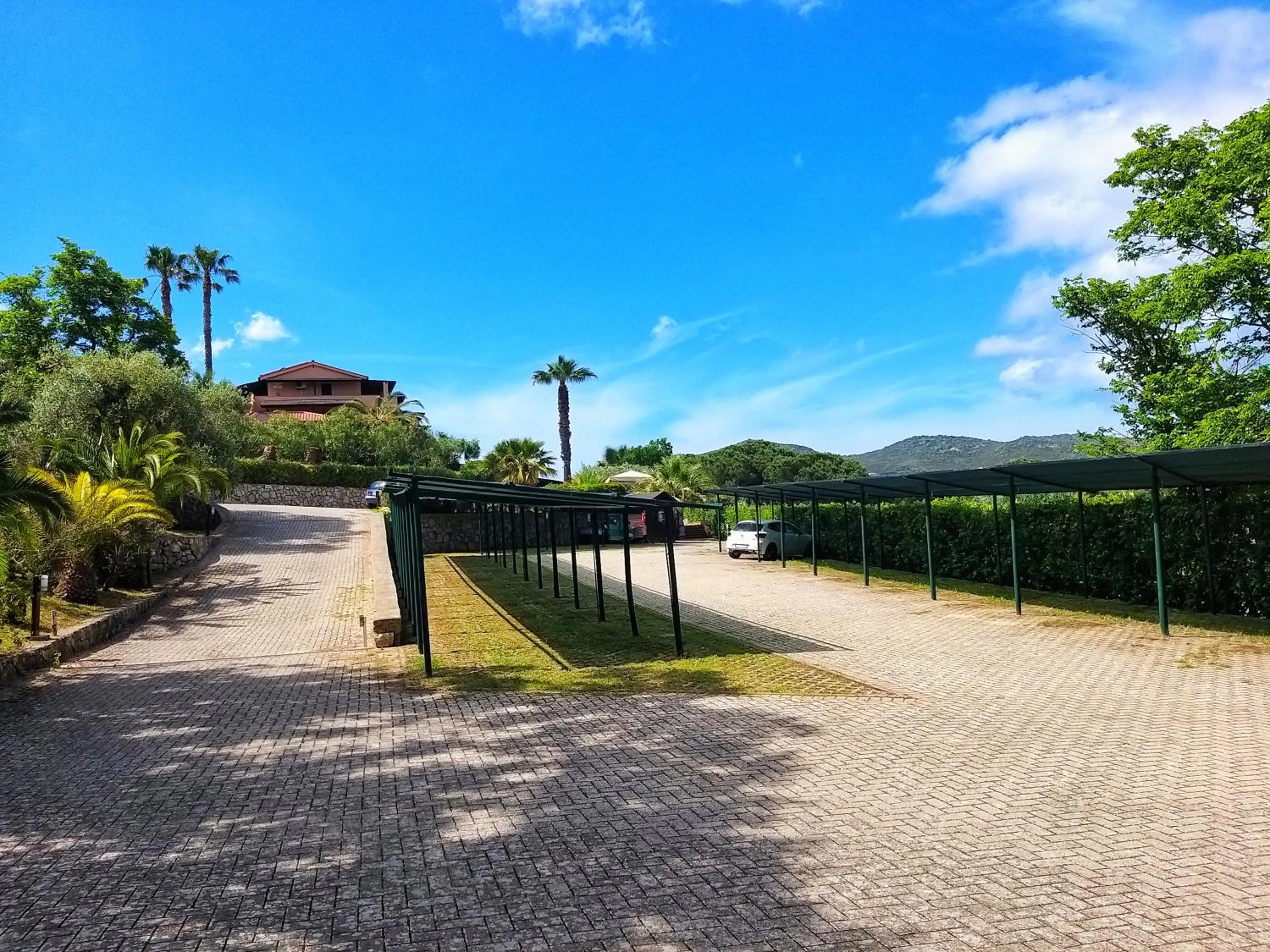 Parking in Al Barcoco