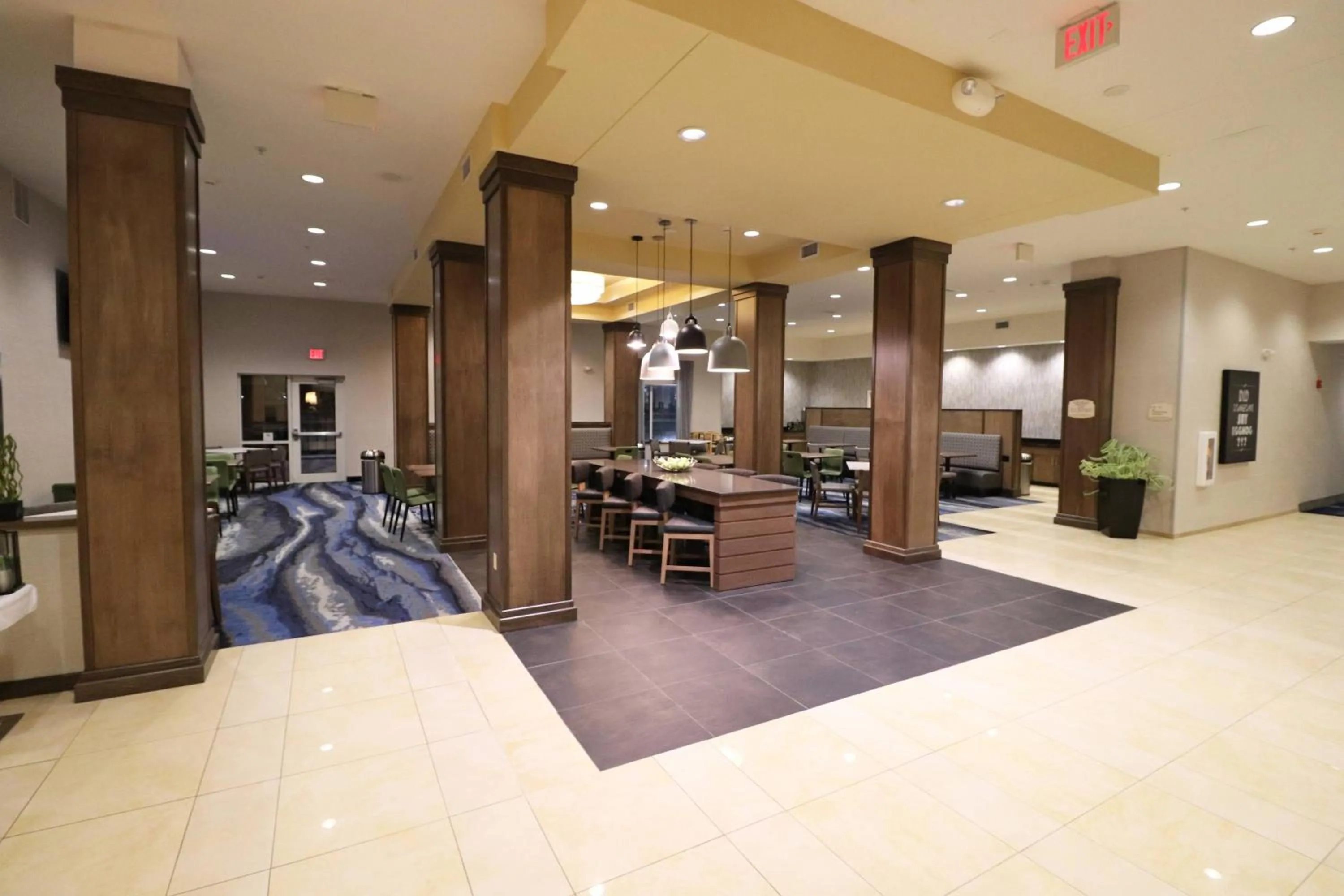 Breakfast in Fairfield Inn & Suites by Marriott Kearney