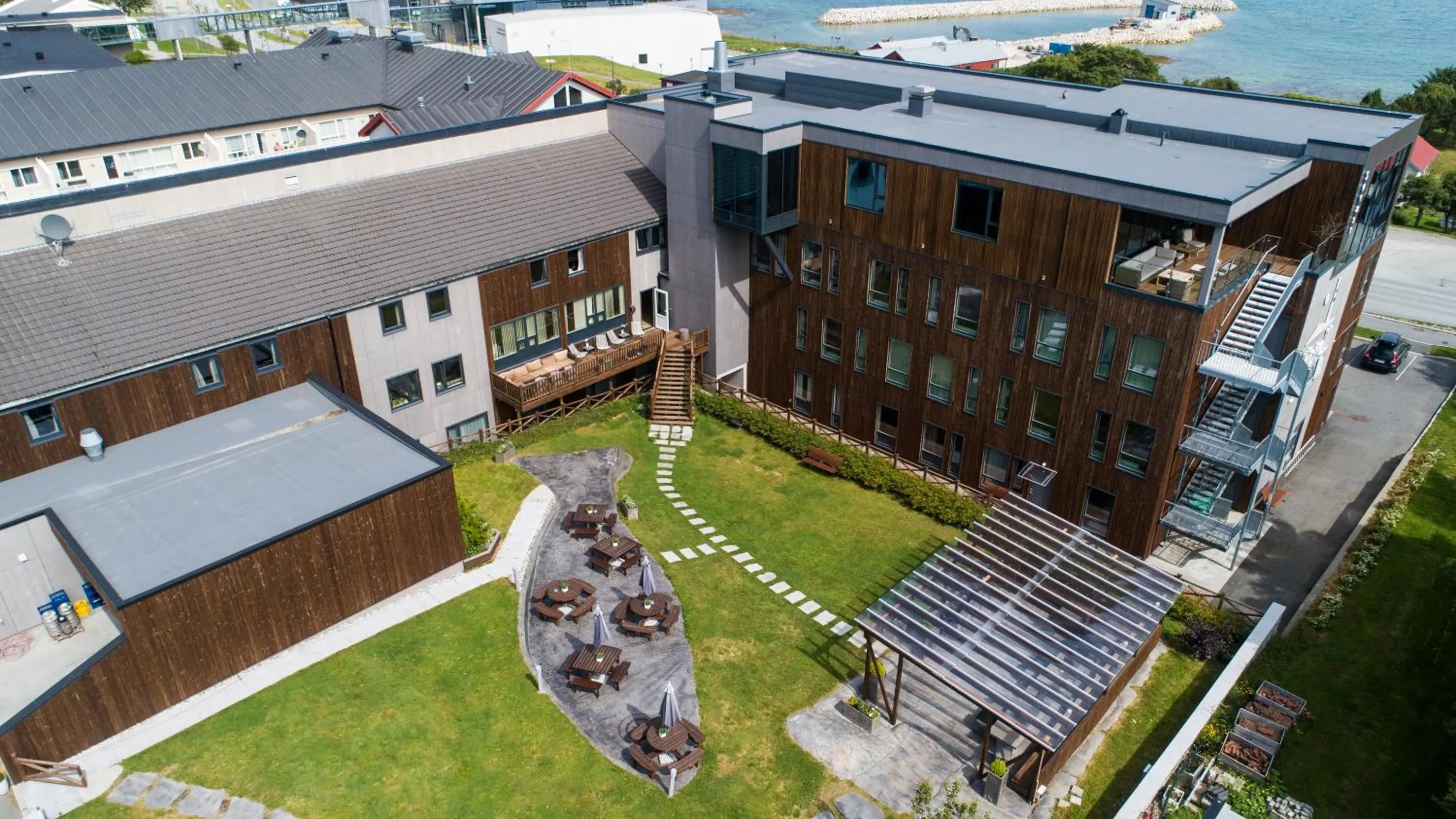 Property building in Hotel Frøya