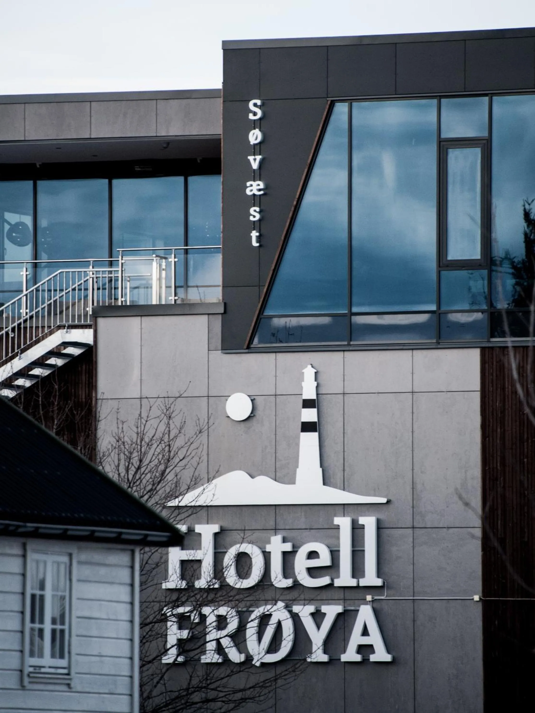Property building in Hotel Frøya
