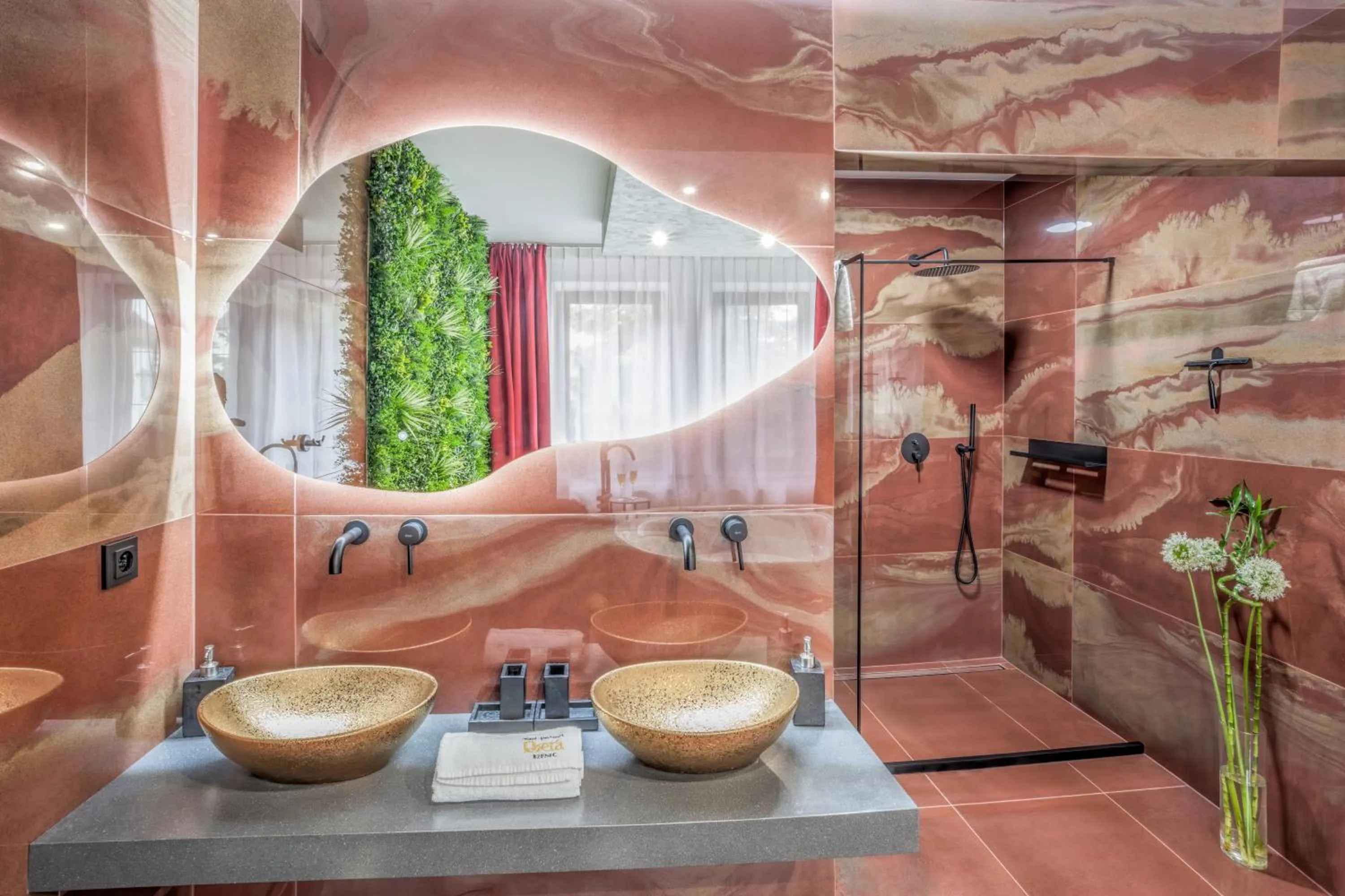 Shower in Hotel Beta